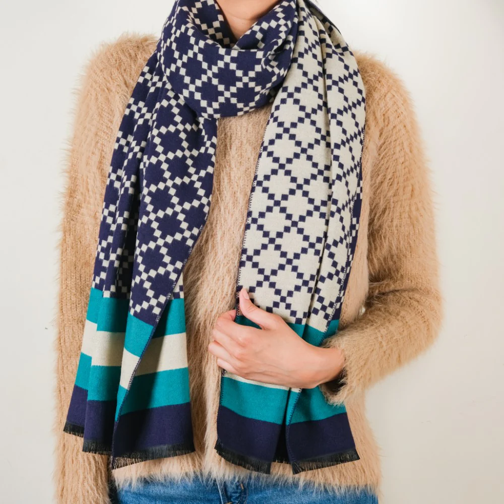 Chequered Super Soft Scarf For Women - Image 6