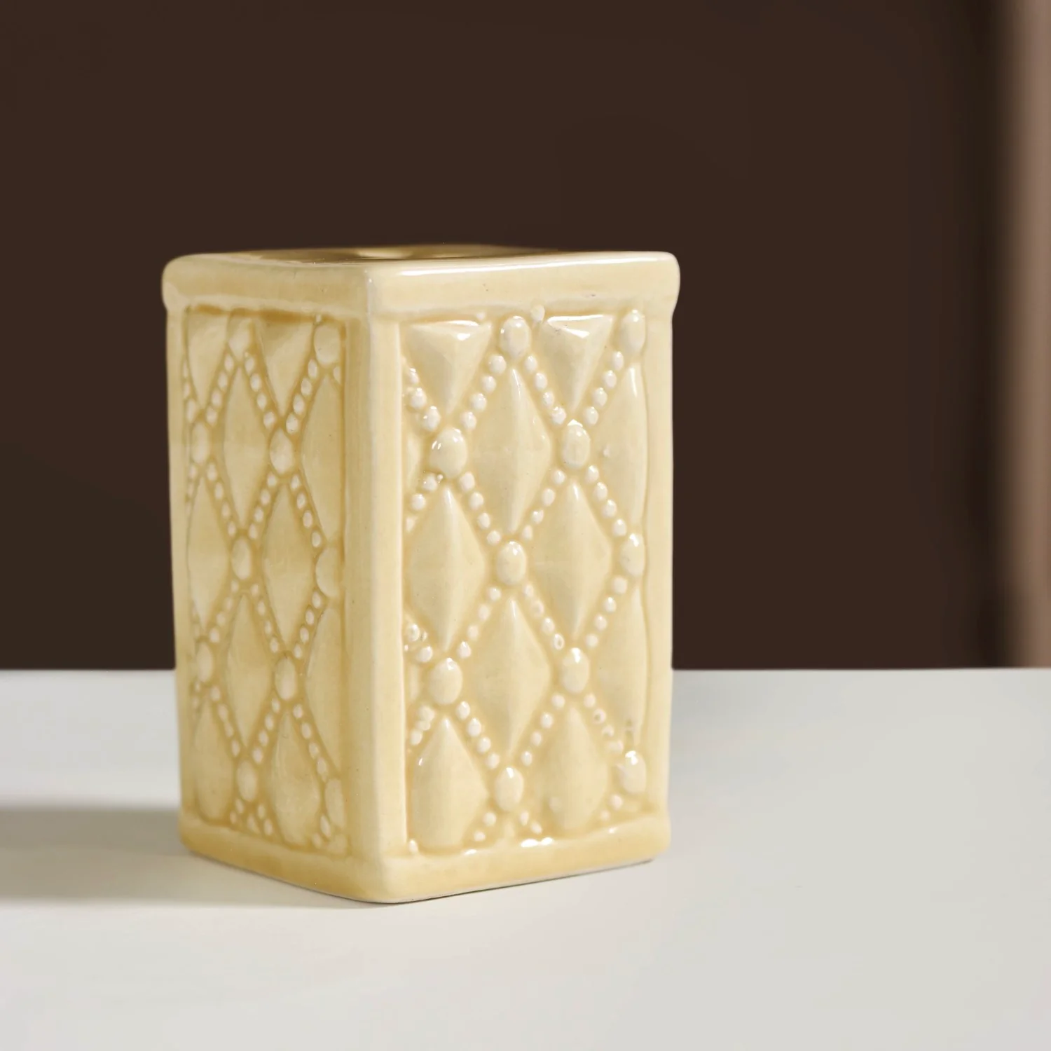 Chic Ceramic Salt And Pepper Shaker Set Yellow - Image 8