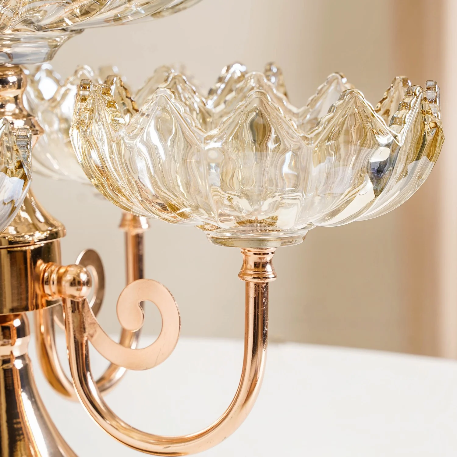 Chic Rotating Set of 5 Decorative Glass Bowls With Stand - Image 9