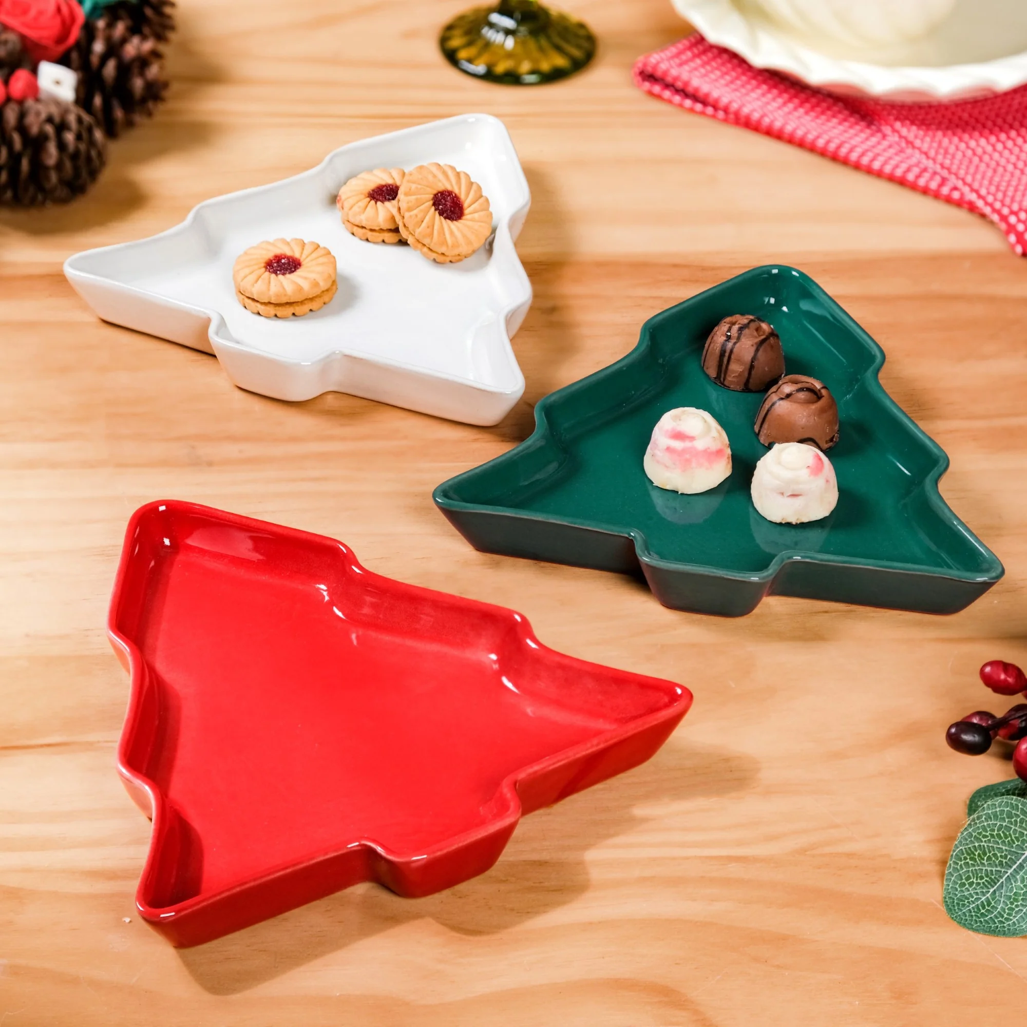 Christmas Tree Snack Plates Set Of 3 - Image 3