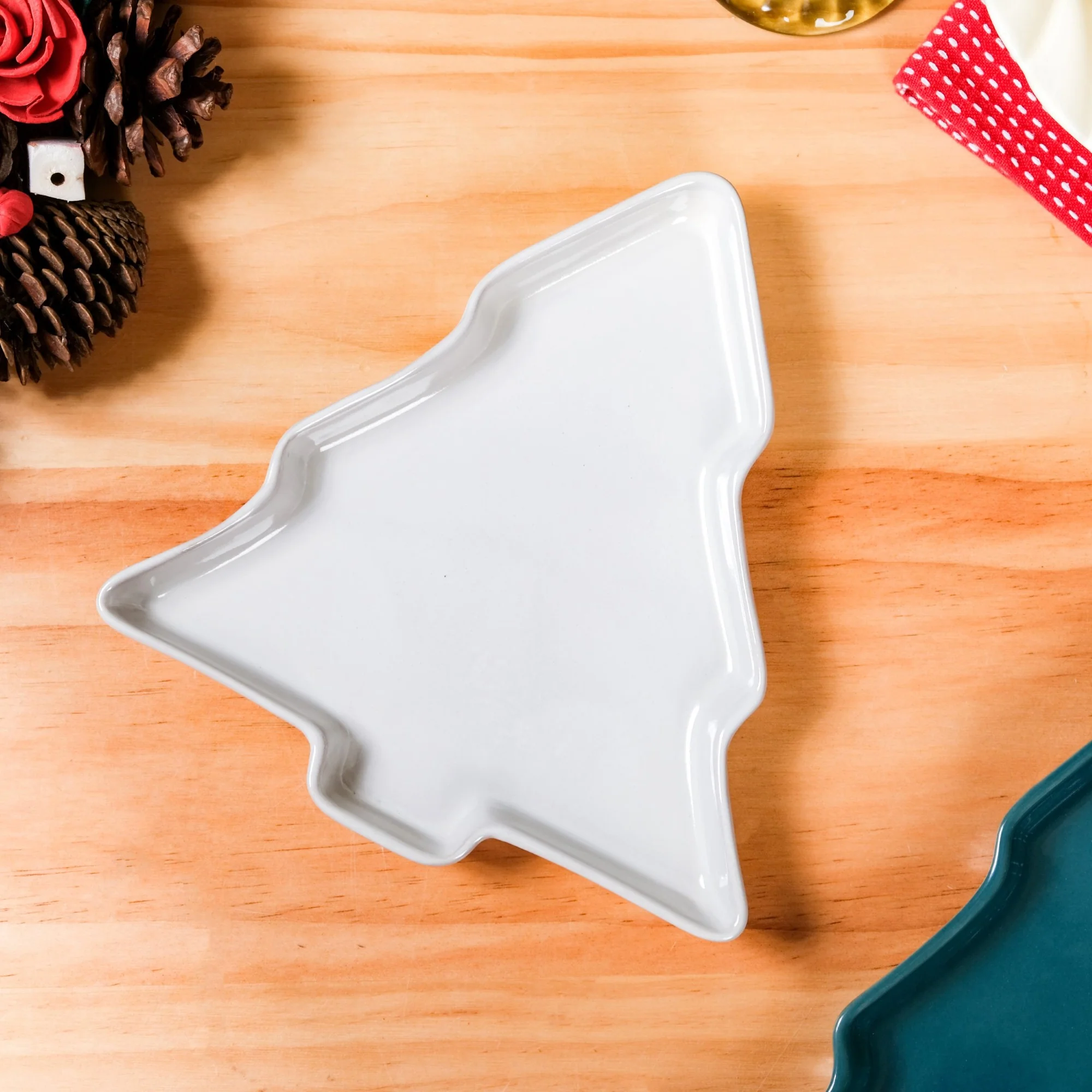 Christmas Tree Snack Plates Set Of 3 - Image 6