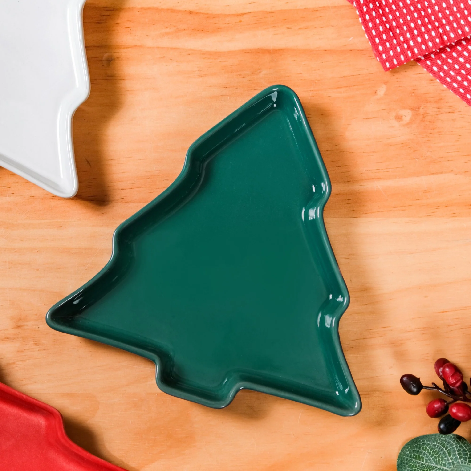 Christmas Tree Snack Plates Set Of 3 - Image 7