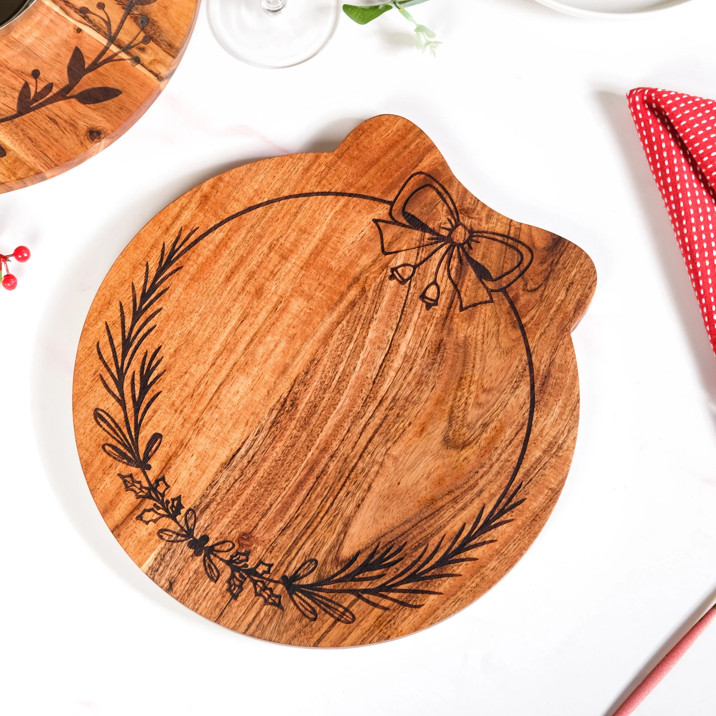 Christmas Wreath Acacia Serving Platter 30x29cm - Image 8