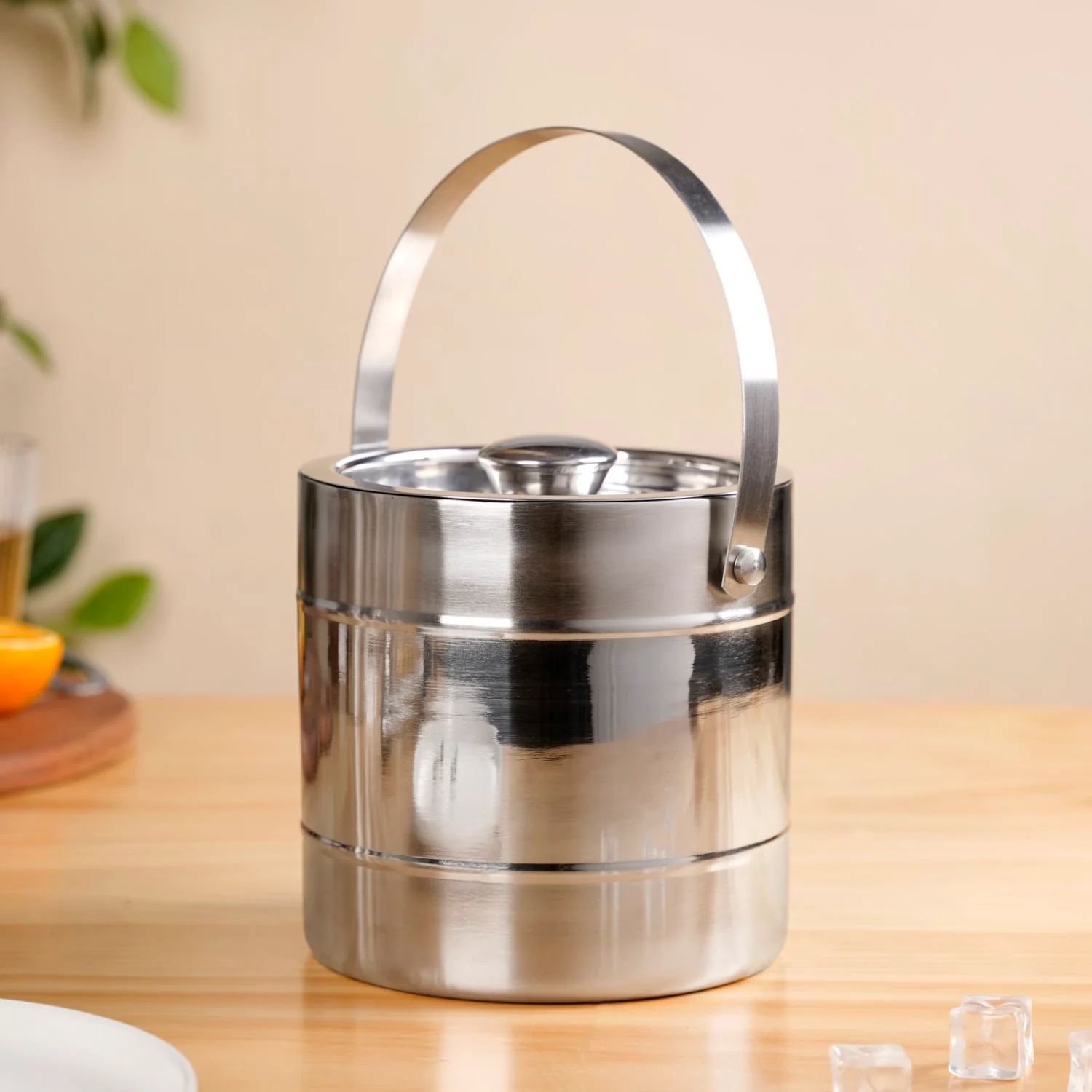 Chrome Ice Bucket With Lid And Ice Tongs 2000ml - Image 6
