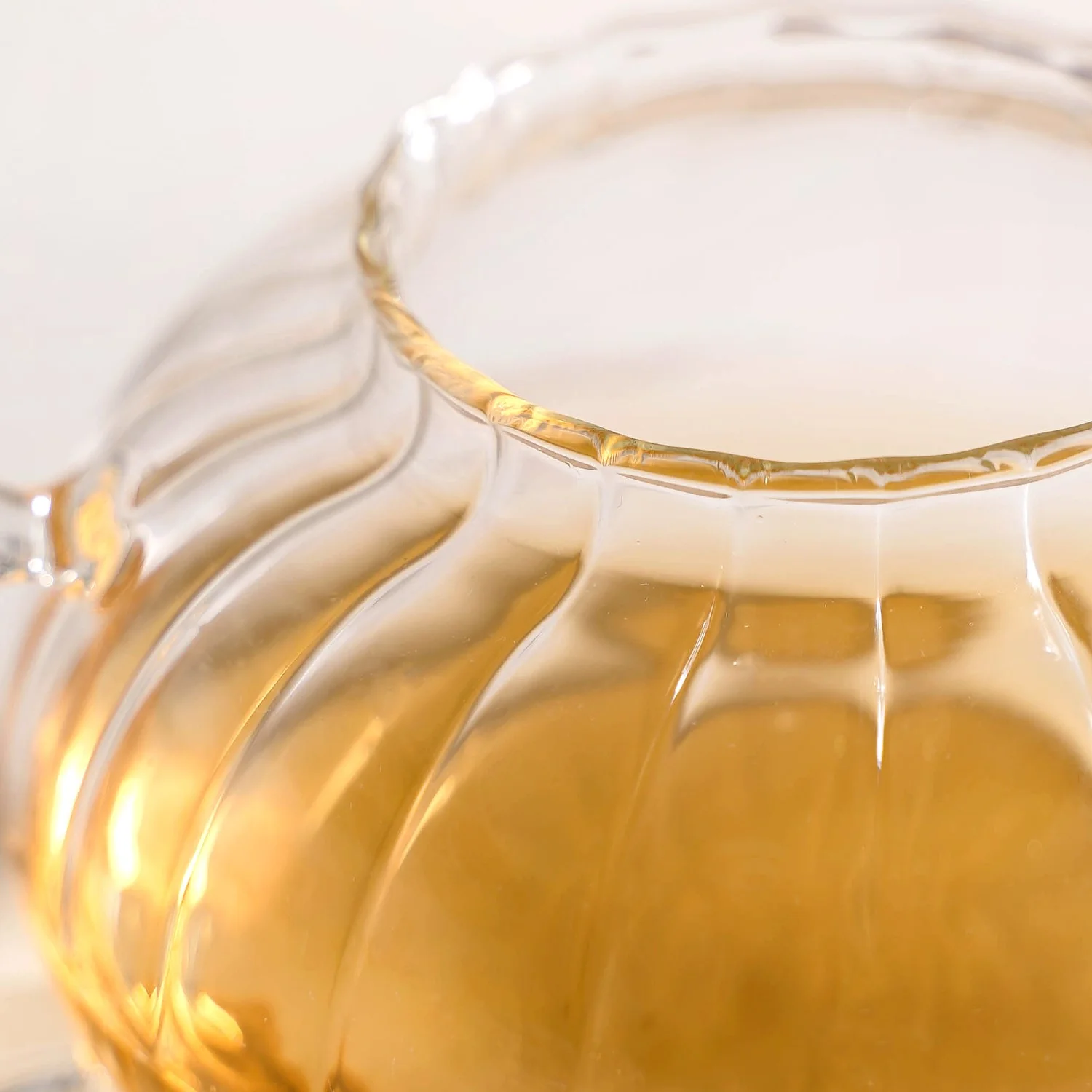 Classic Glass Tea Pot With Infuser 600ml - Image 6