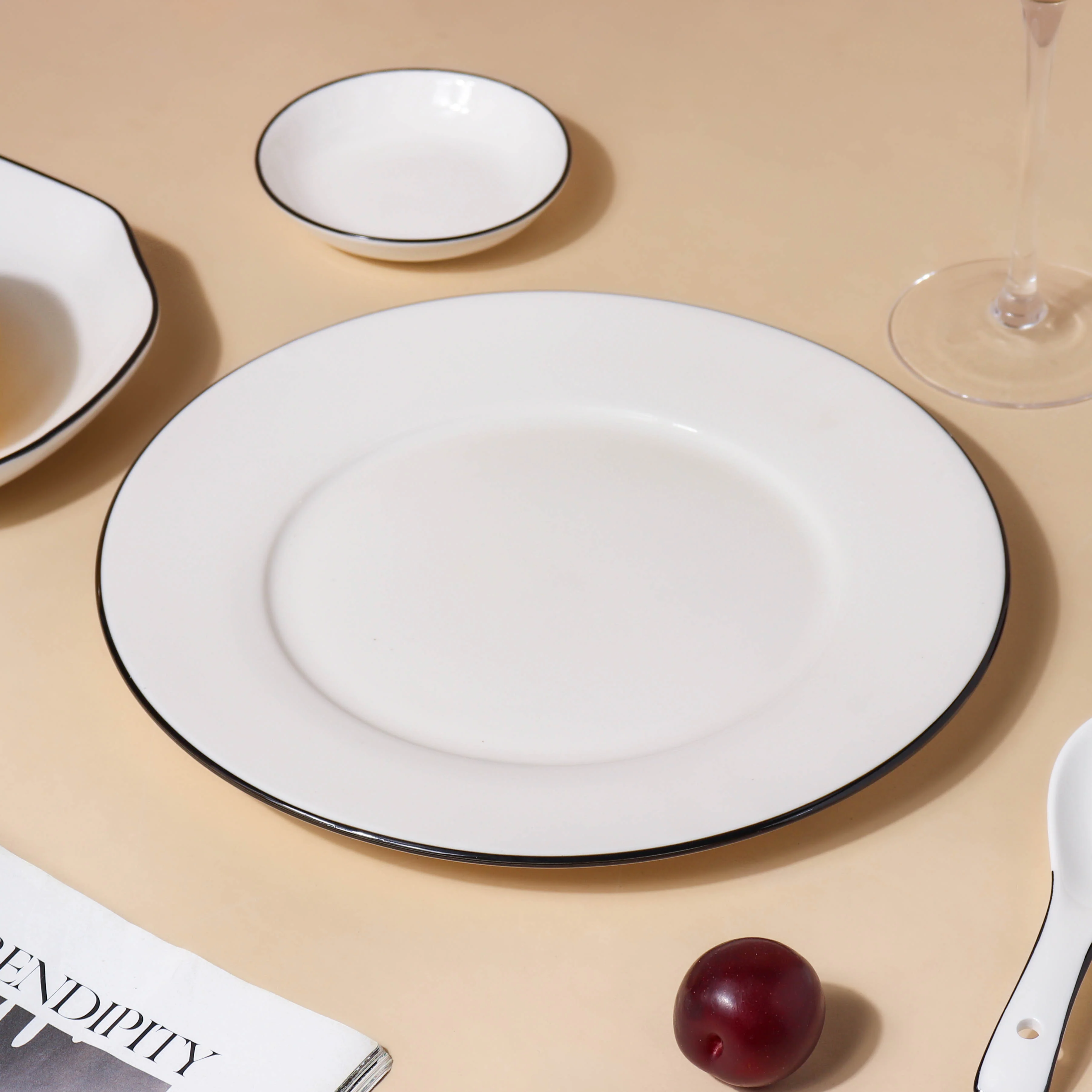 Classic White 36 Piece Dinner Set For 8 - Image 12