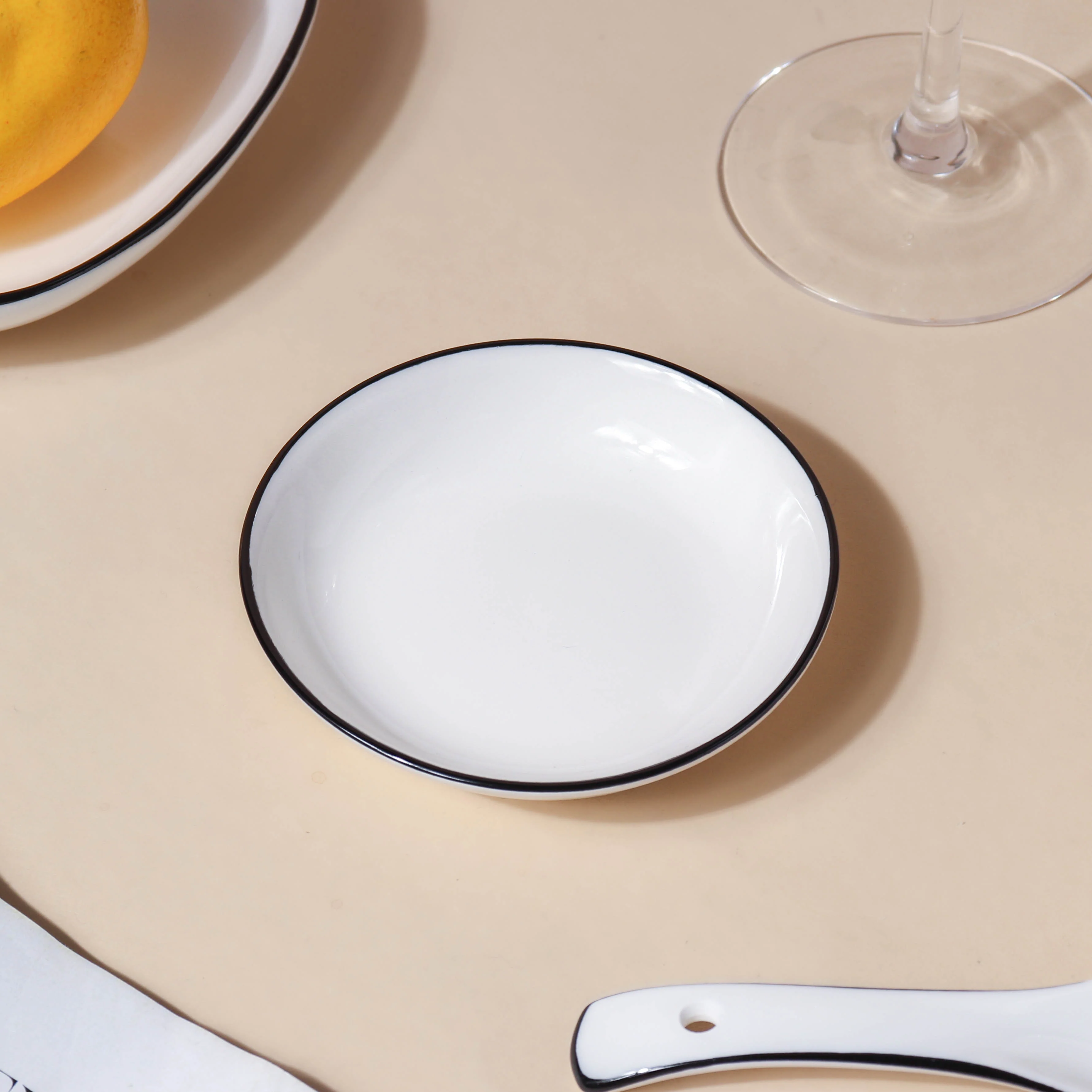 Classic White 36 Piece Dinner Set For 8 - Image 21