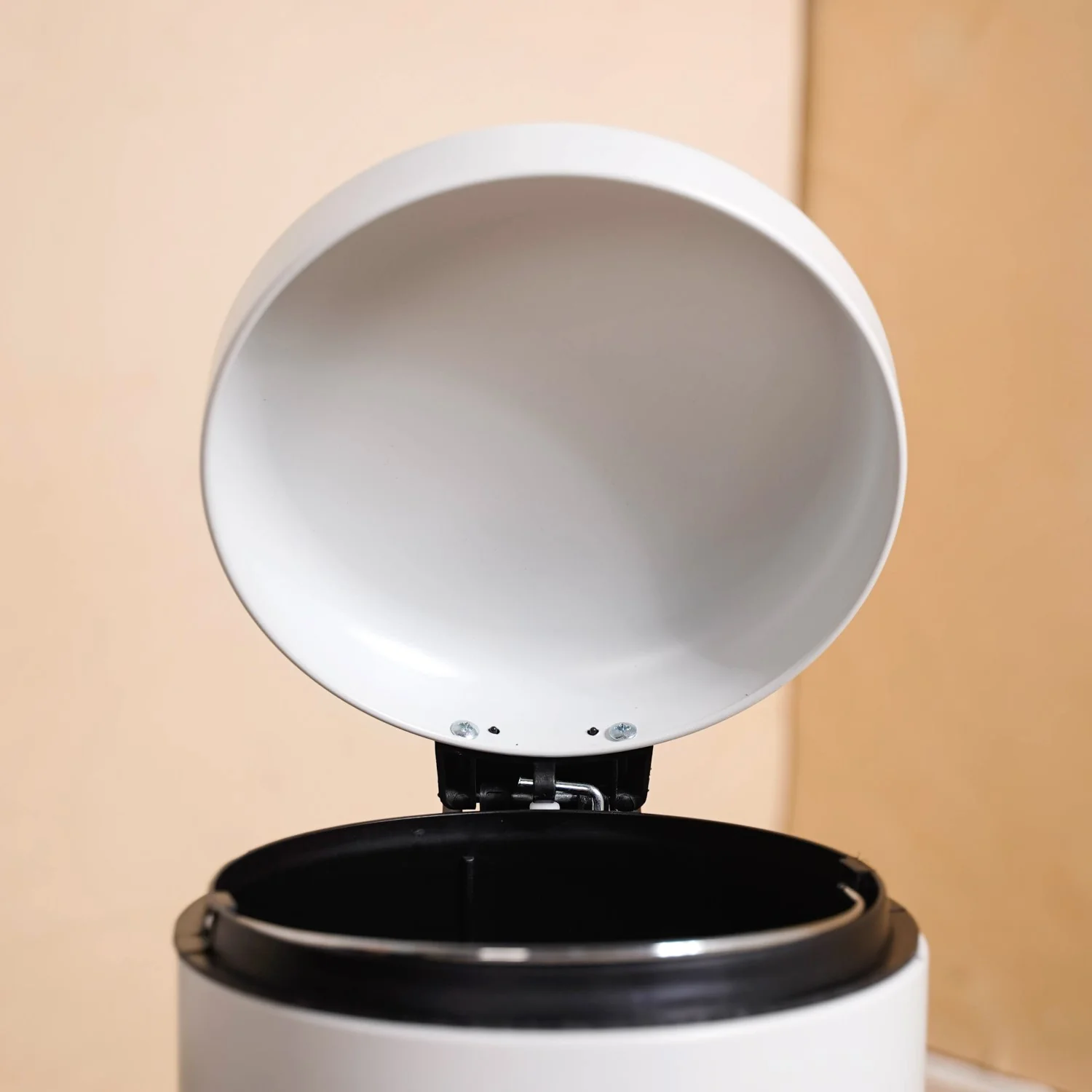 Clean Curve Metal Dustbin With Removable Bucket White 5000ml - Image 7