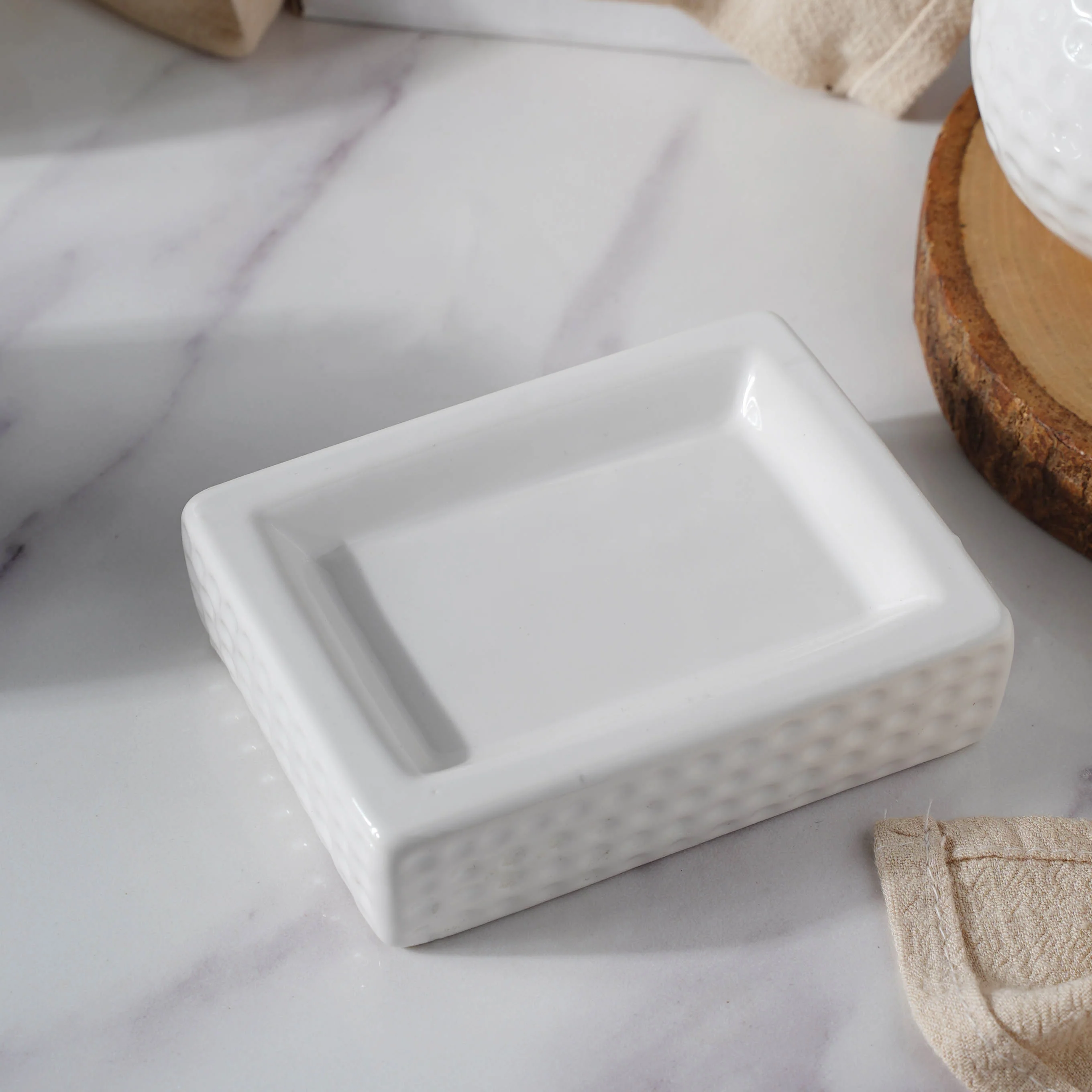 Cloudy White Fantasia Bath Set - Image 8