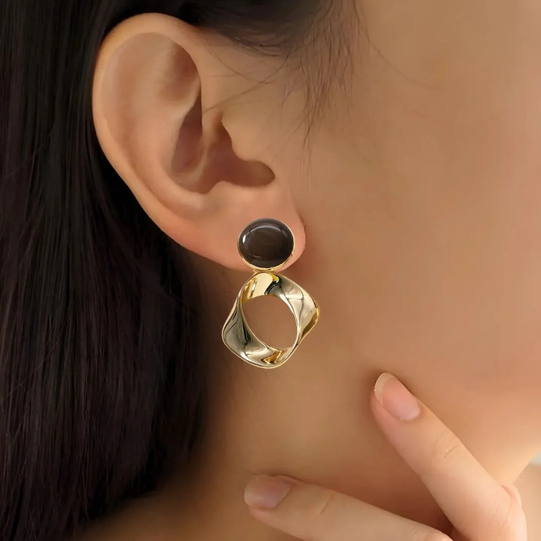 Coco Twist Dangle Earrings Brown - Image 2