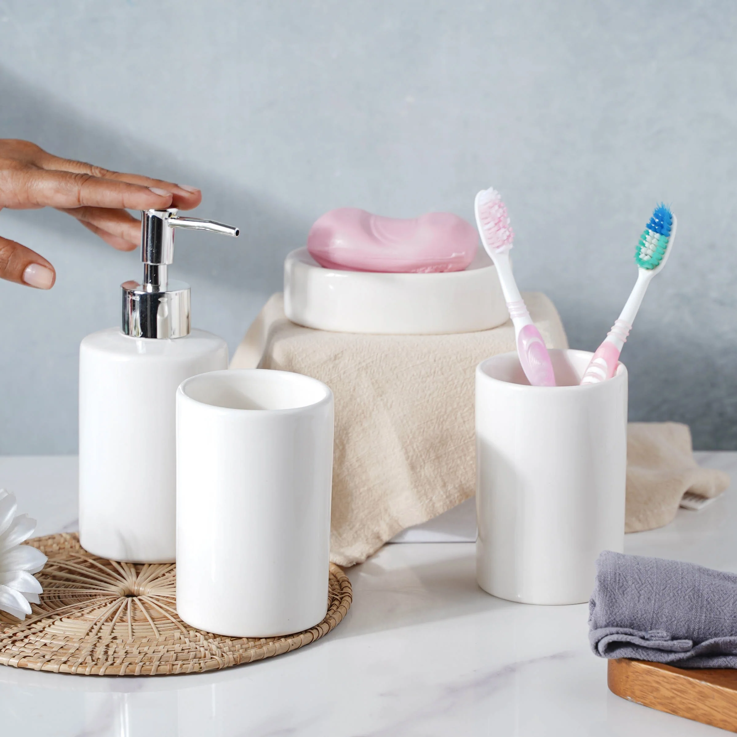Crisp White Ceramic Bathroom Set - Image 2
