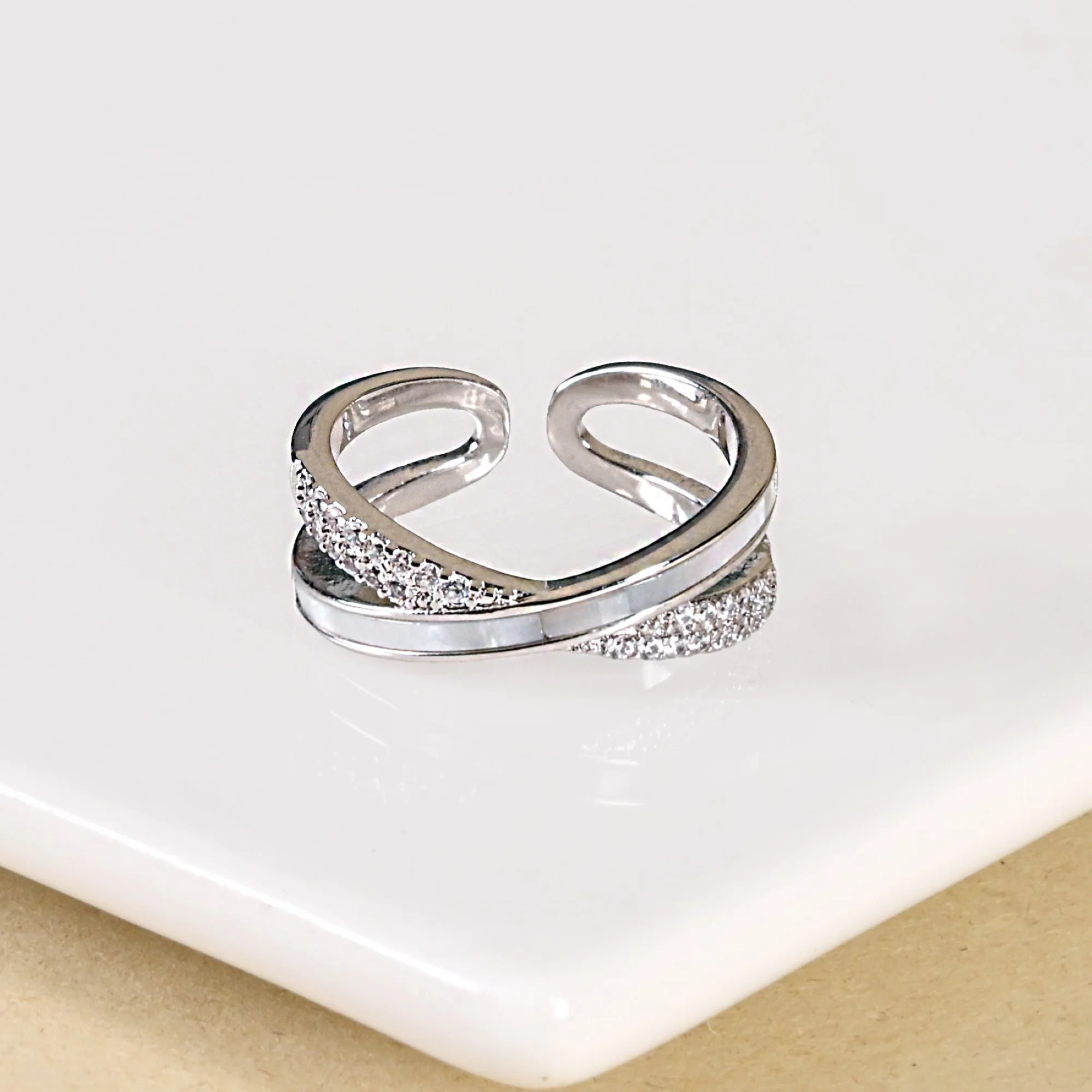 Criss Cross Silver Stone Ring - Image 5