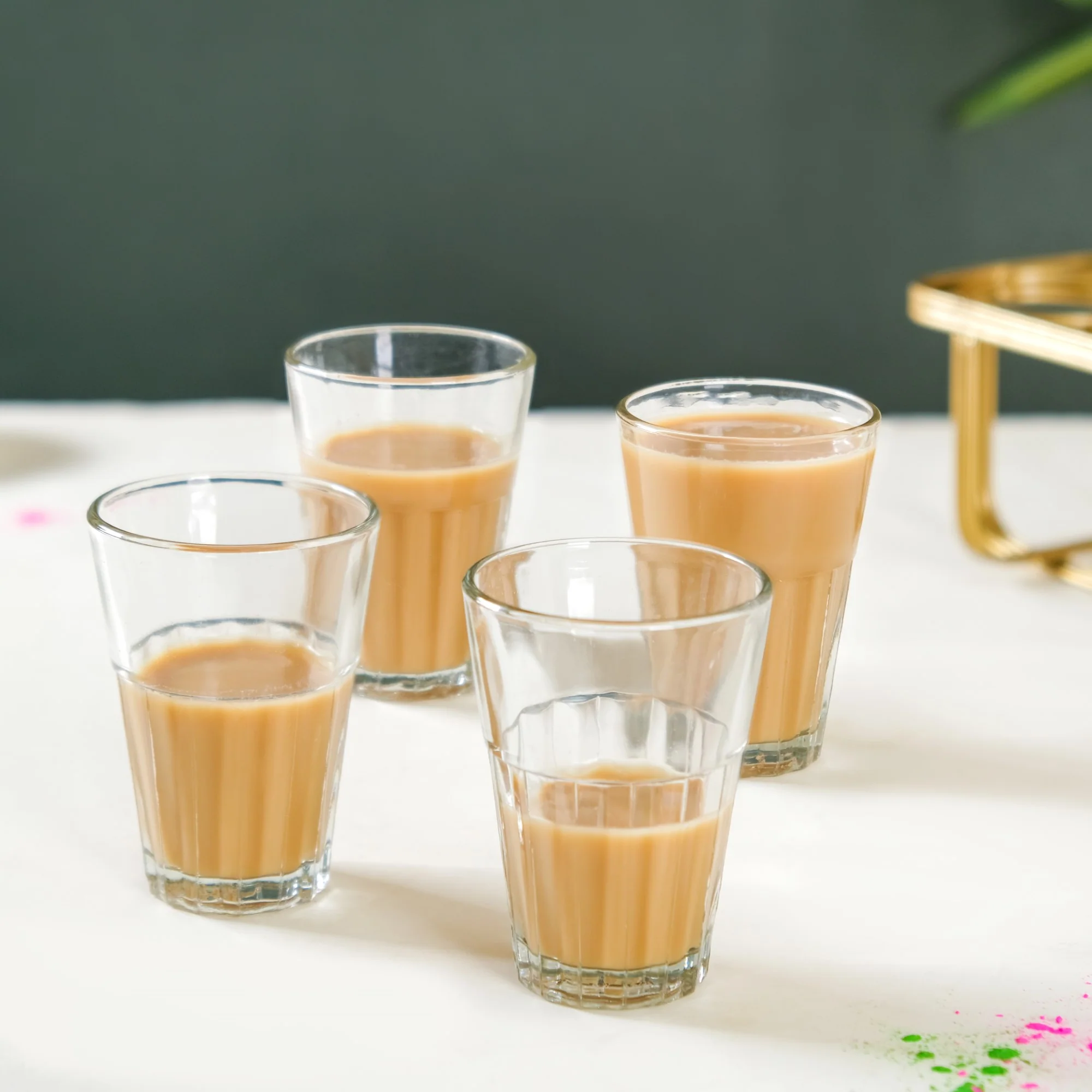 Cutting Chai Glass Set Of 4 With Gold Metal Stand - Image 9