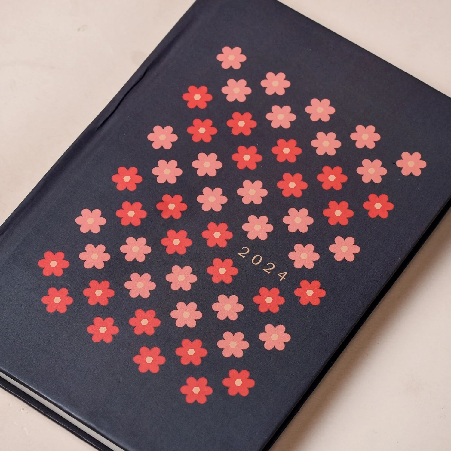 Daisy Floral Patterned Hardbound Notebook Black 8.2 X 5.9 Inch - Image 7