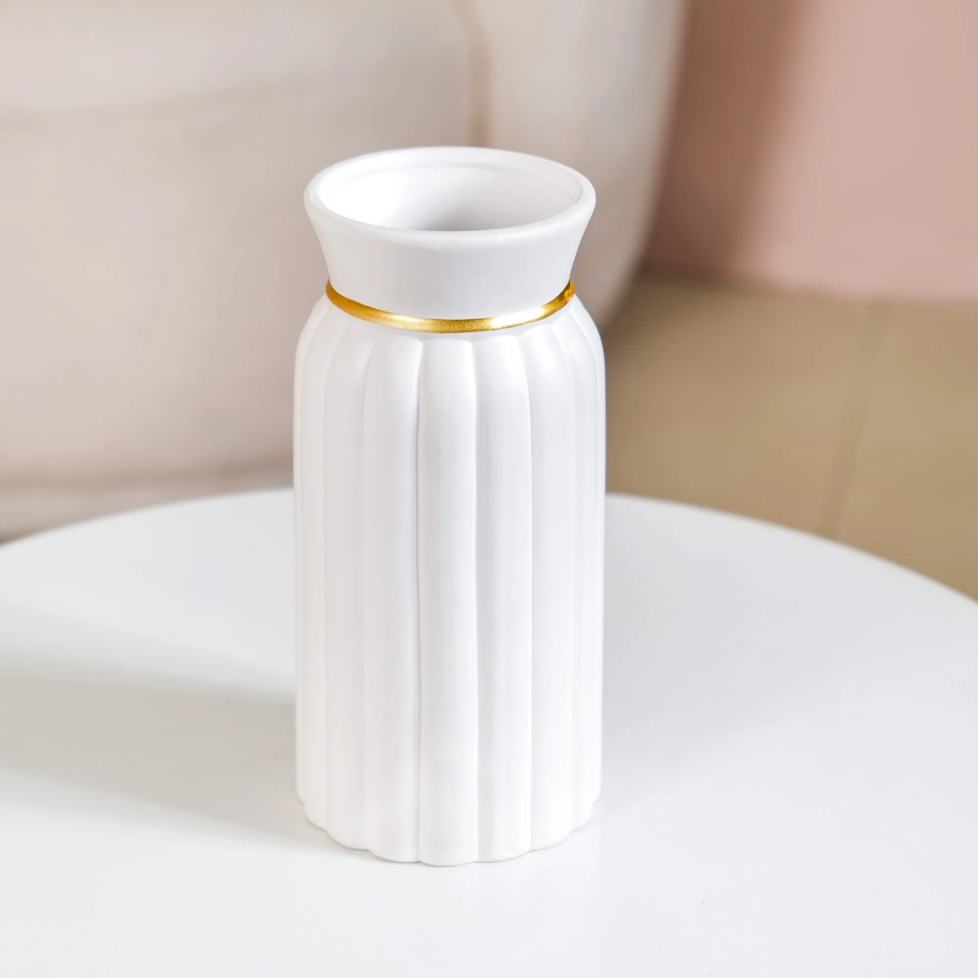 Delicate Vintage Ceramic Flower Vase For Living Room White - Image 6