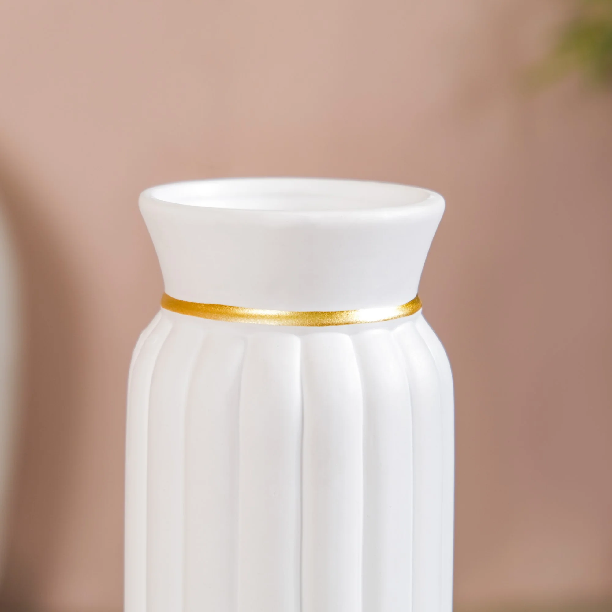 Delicate Vintage Ceramic Flower Vase For Living Room White - Image 7