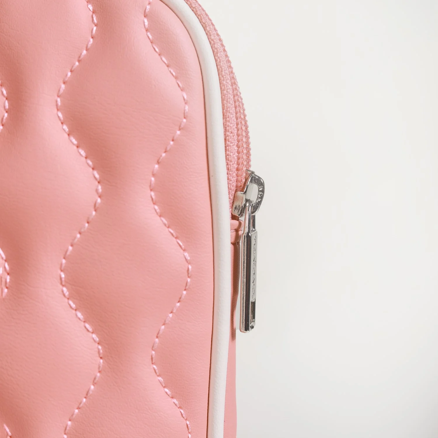 Designer iPad Cover Sleeve Pink - Image 13