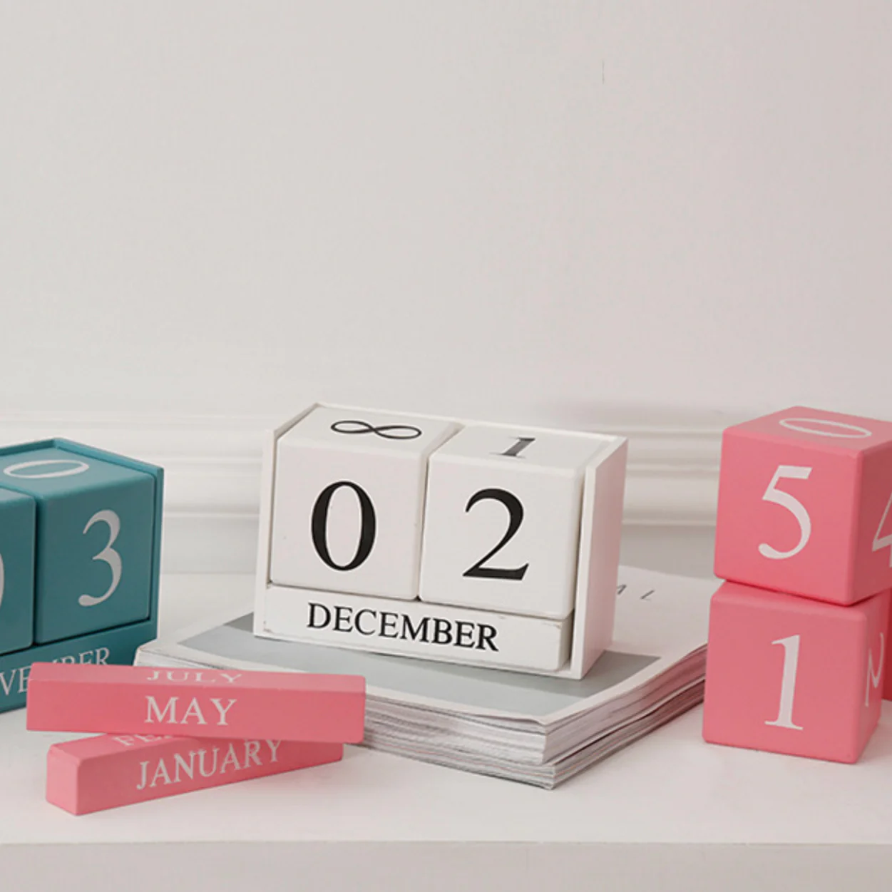 Desk Calendar - Image 2