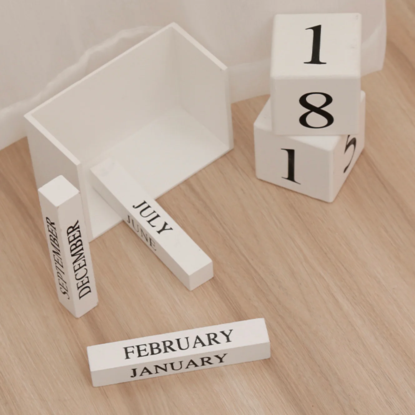 Desk Calendar - Image 5