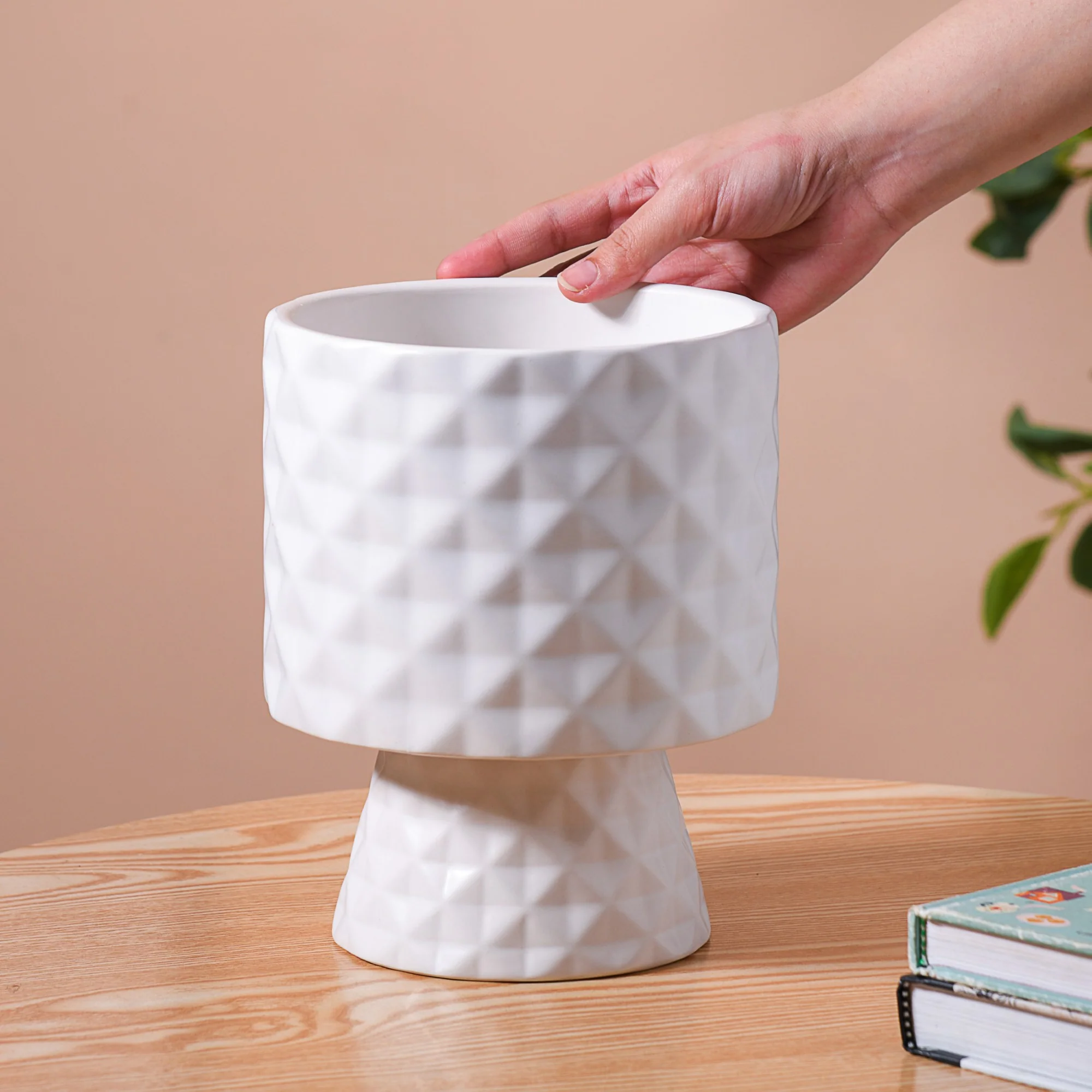 Diamond Textured Ceramic Vase White - Image 5
