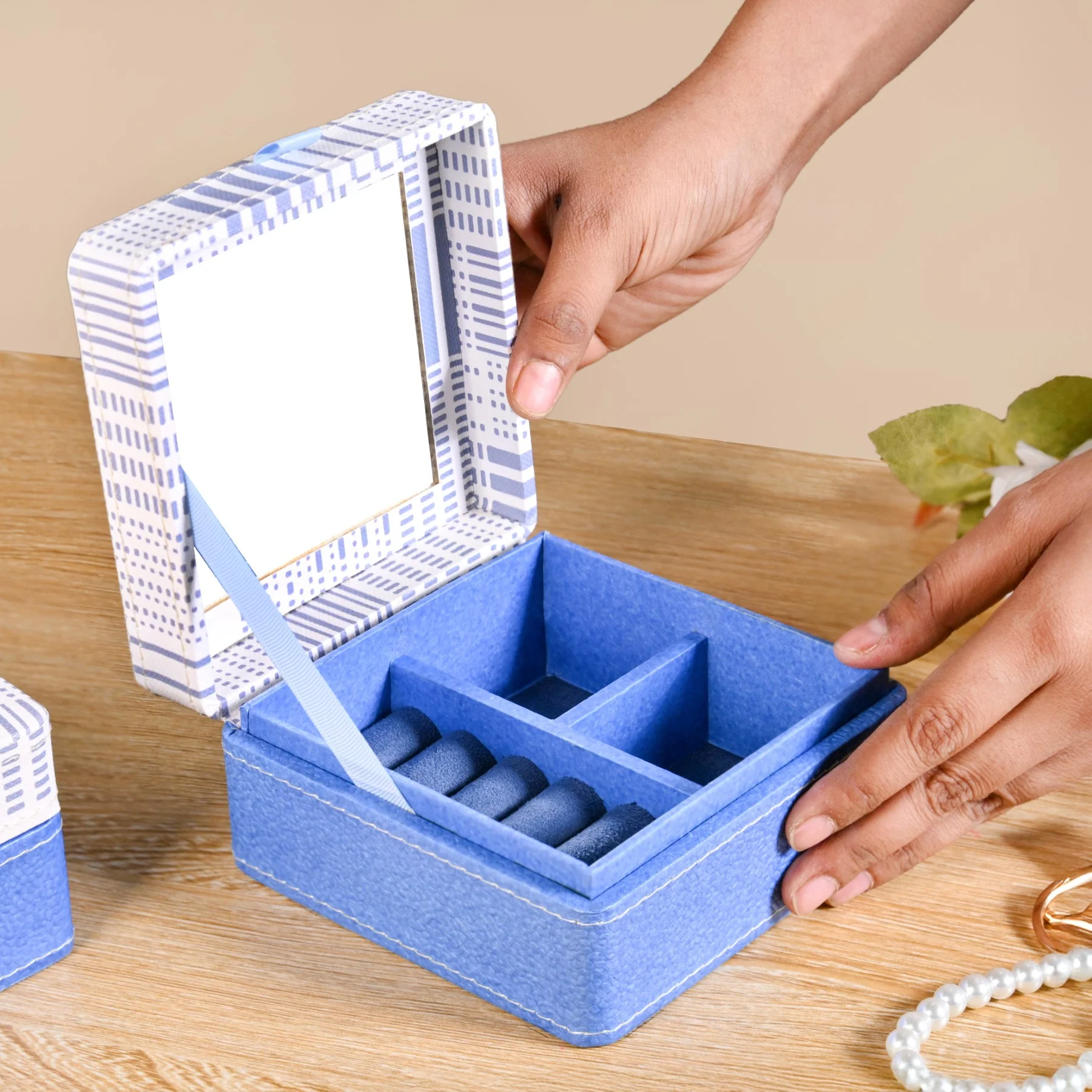 Dots And Dash Multi Section Jewellery Box With Mirror - Image 3