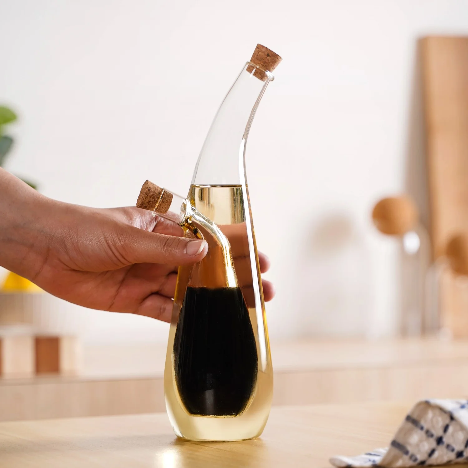 Droplet Style Two In One Balsamic Vinegar Oil Glass Bottle - Image 2