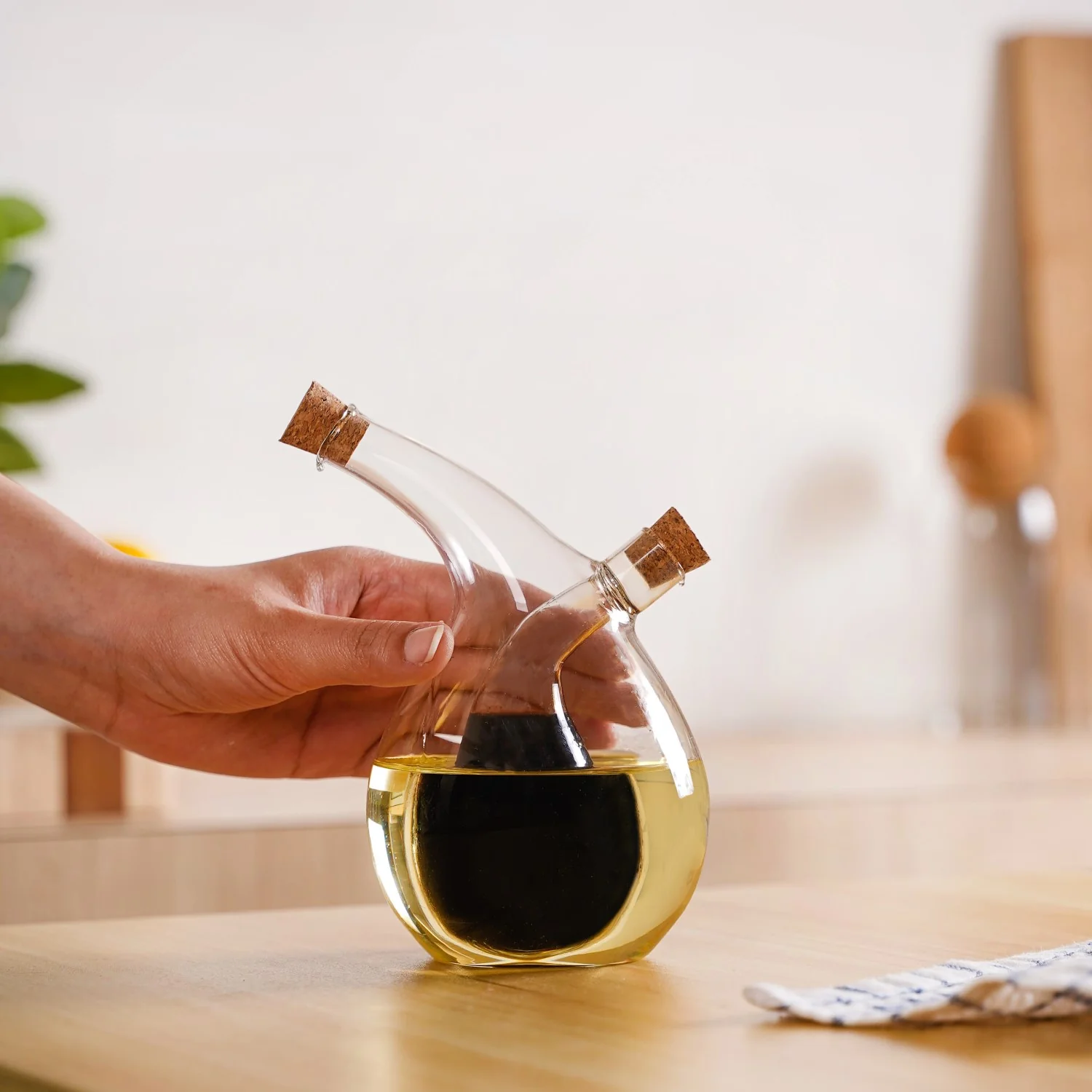 Dual Drop Design Glass Cruet Dispenser For Infused Oils - Image 2
