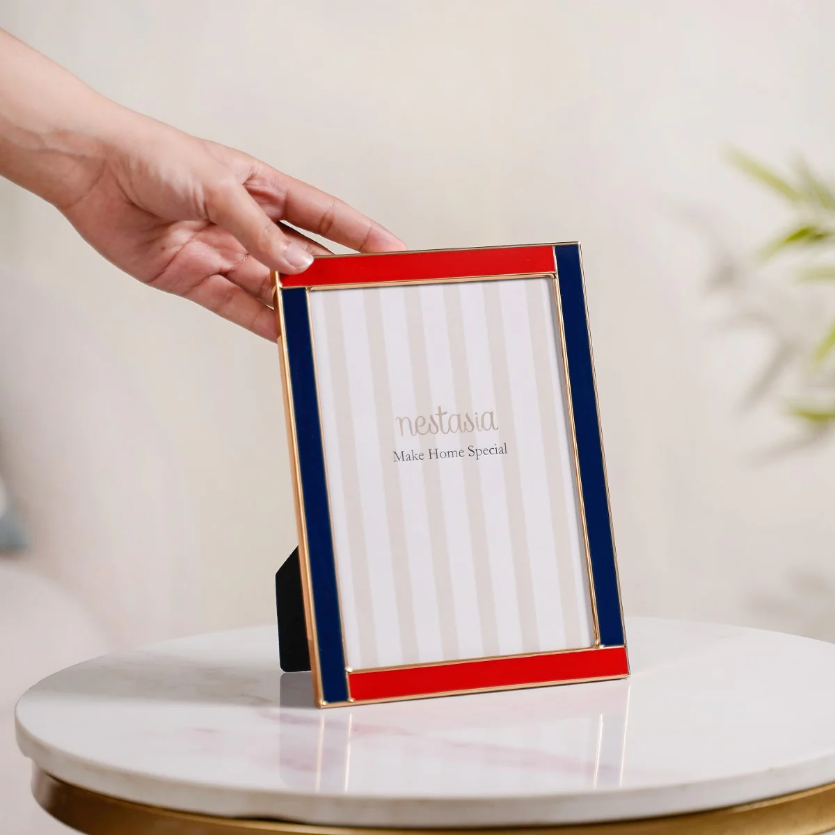 Dual Toned Photo Frame With Gold Rim 7.5"x6" - Image 2