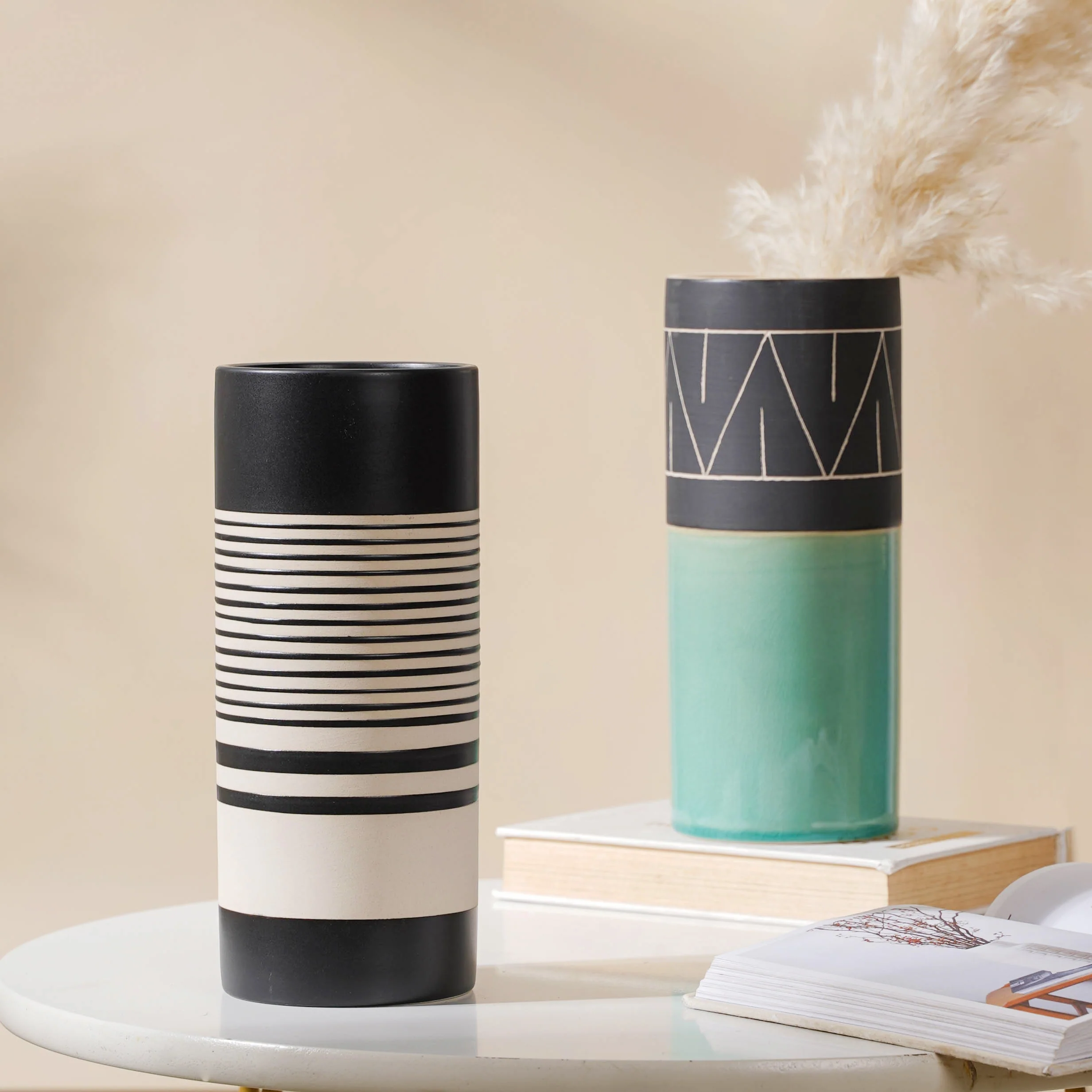 Dual Toned Taper Flower Vase - Image 2