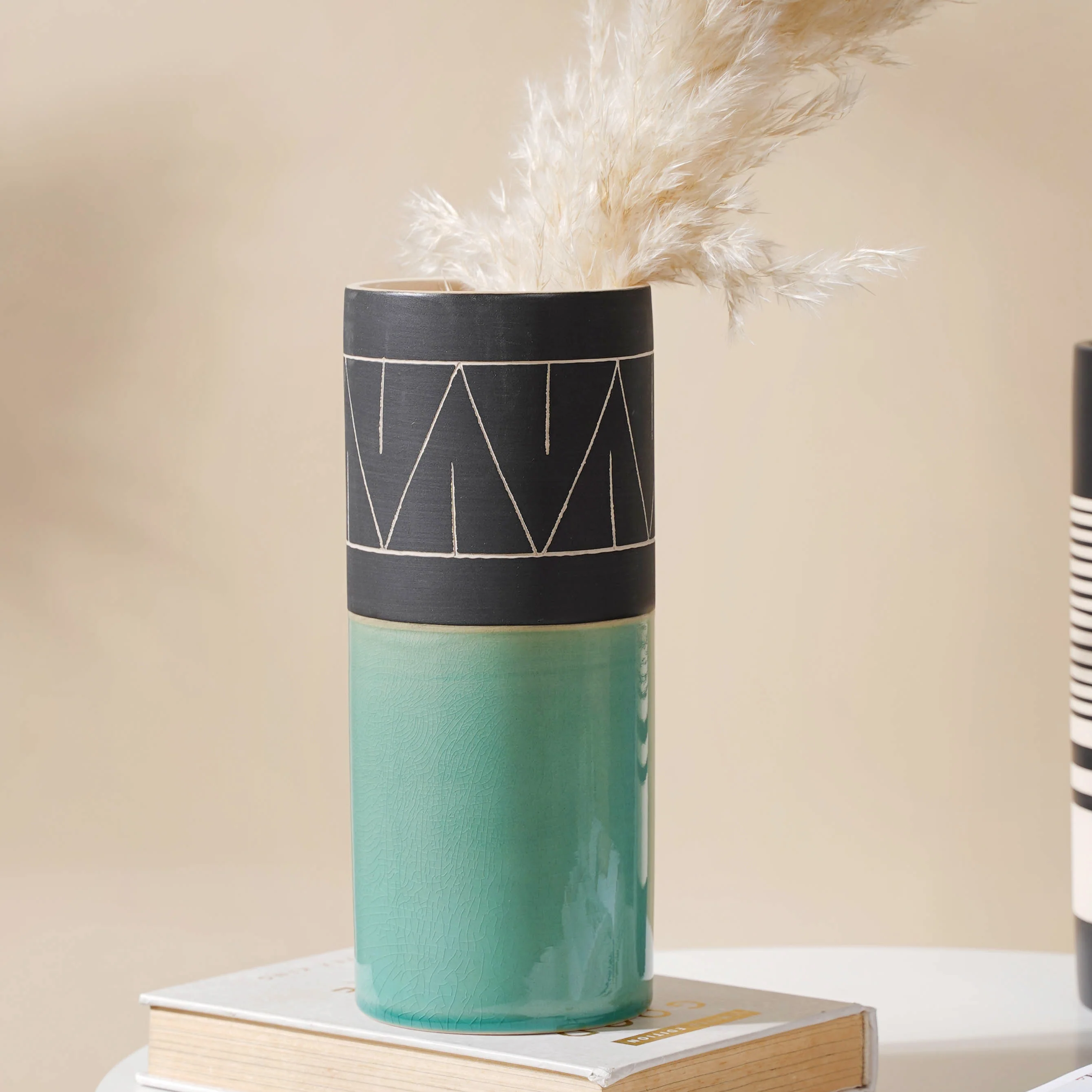 Dual Toned Taper Flower Vase - Image 4