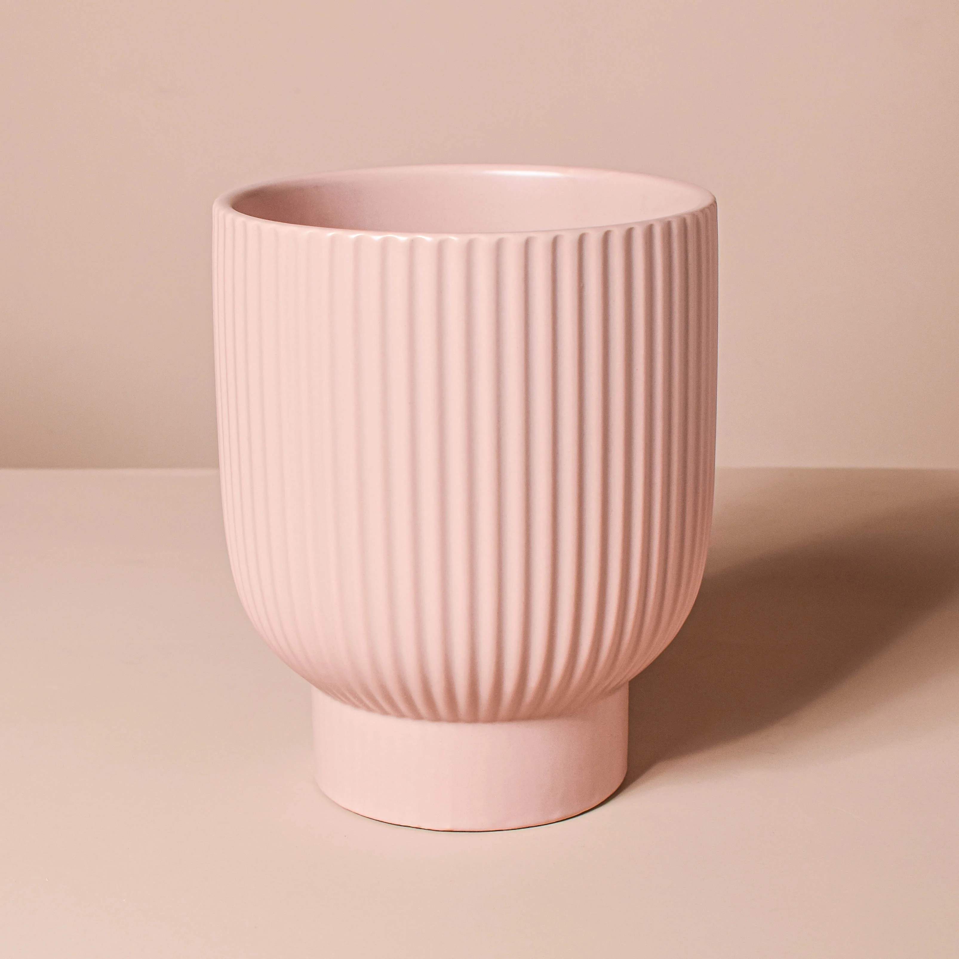 Dusky Pink Ribbed Vase - Image 6