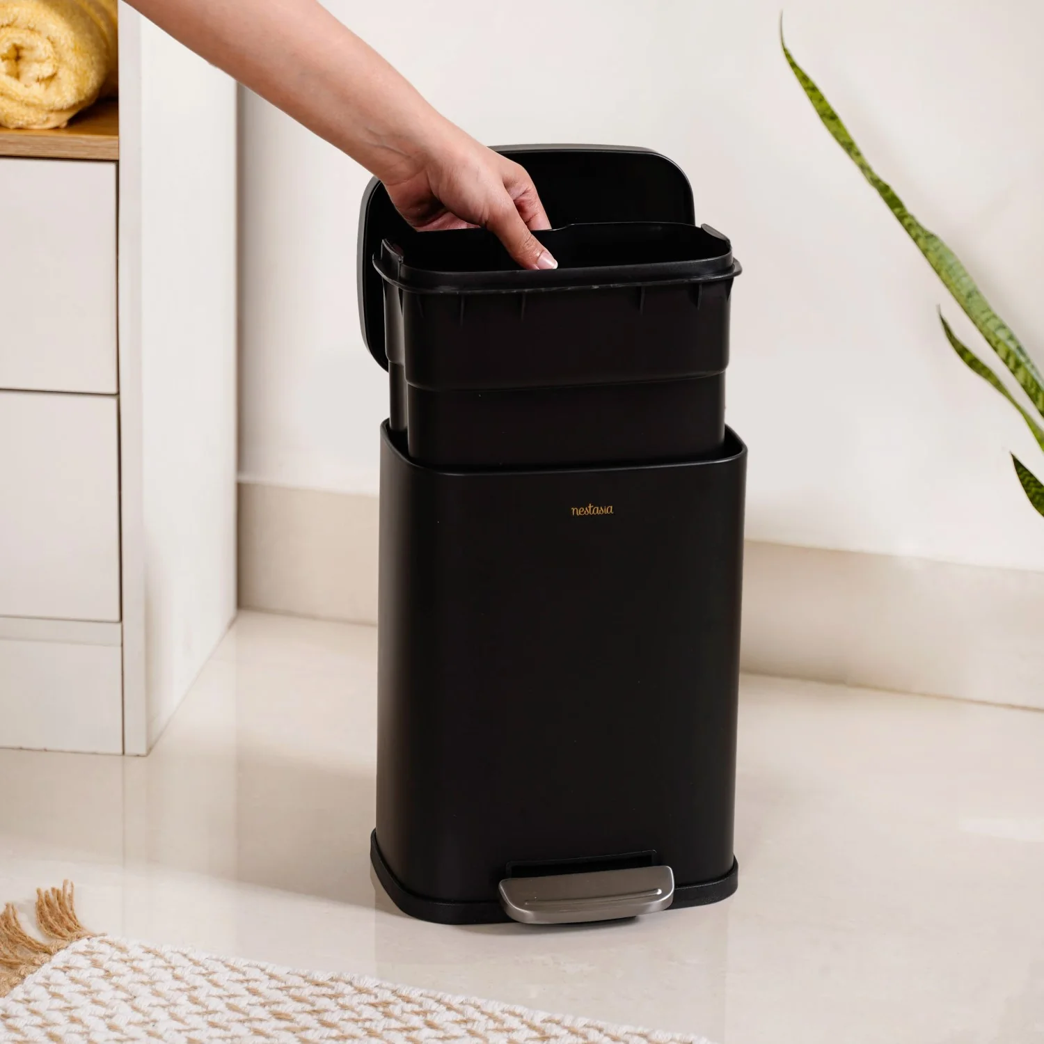 Dustro Metal Pedal Dustbin Black 5000ml - Image 3