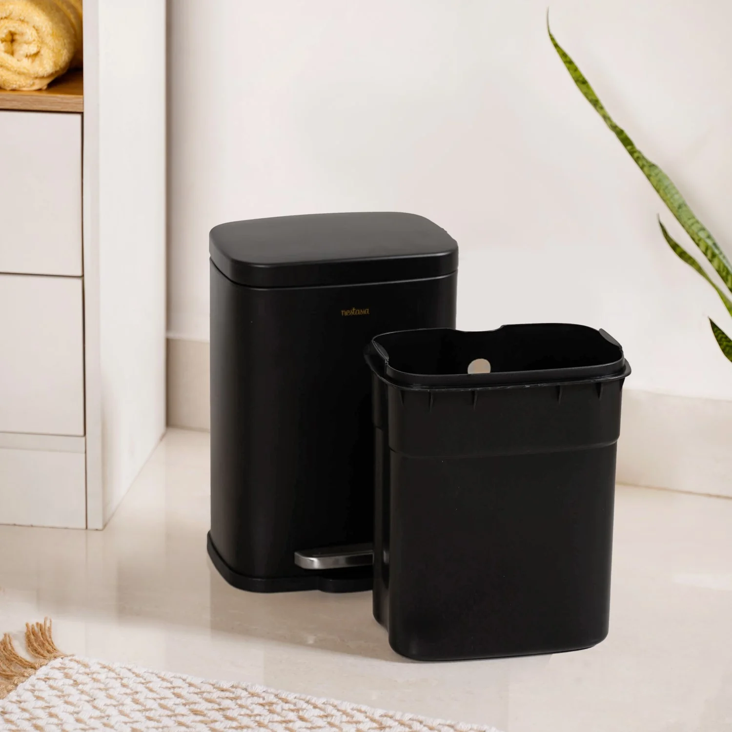 Dustro Metal Pedal Dustbin Black 5000ml - Image 8
