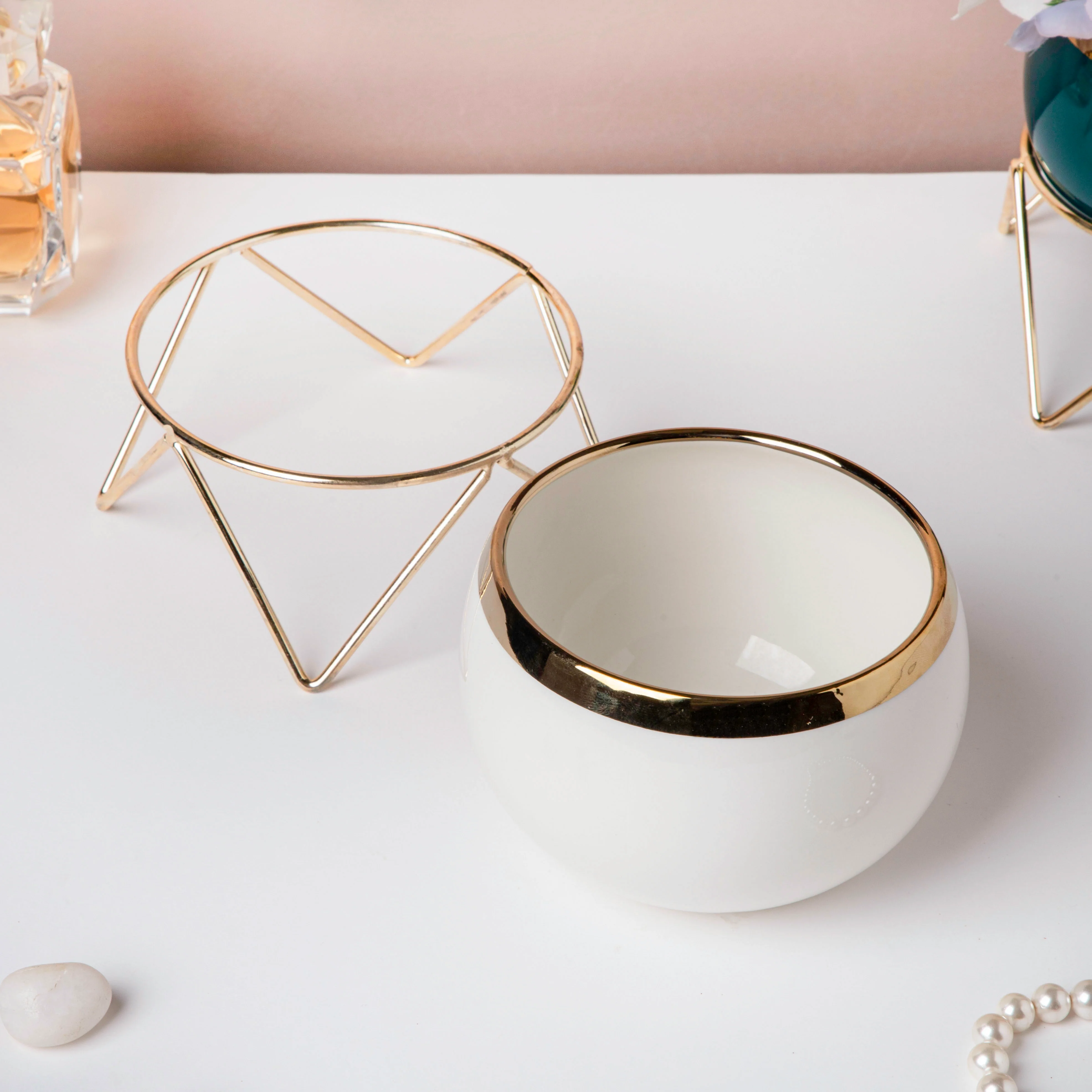 Eclat Ceramic White Planter With Stand Large - Image 5