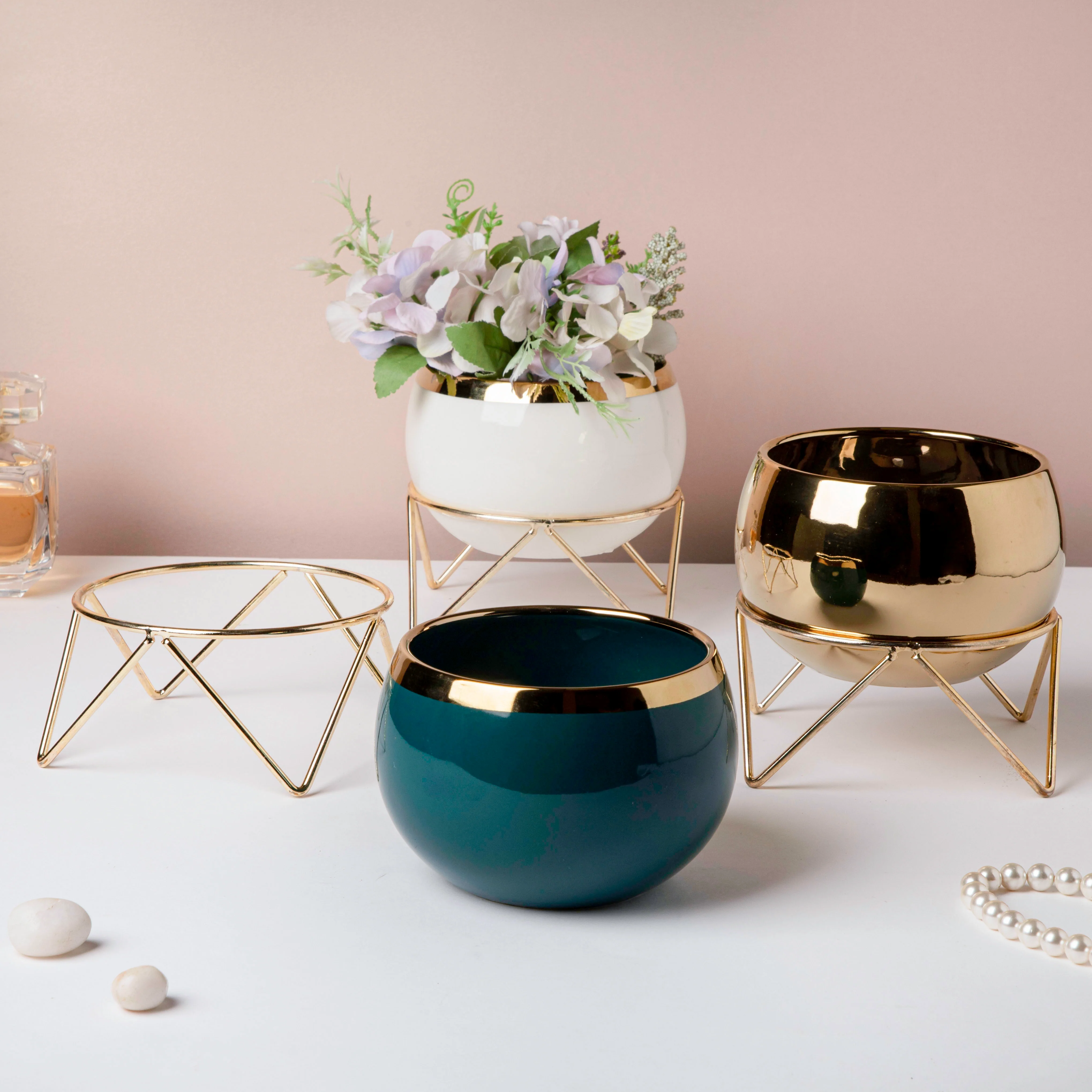 Eclat Ceramic White Planter With Stand Large - Image 8