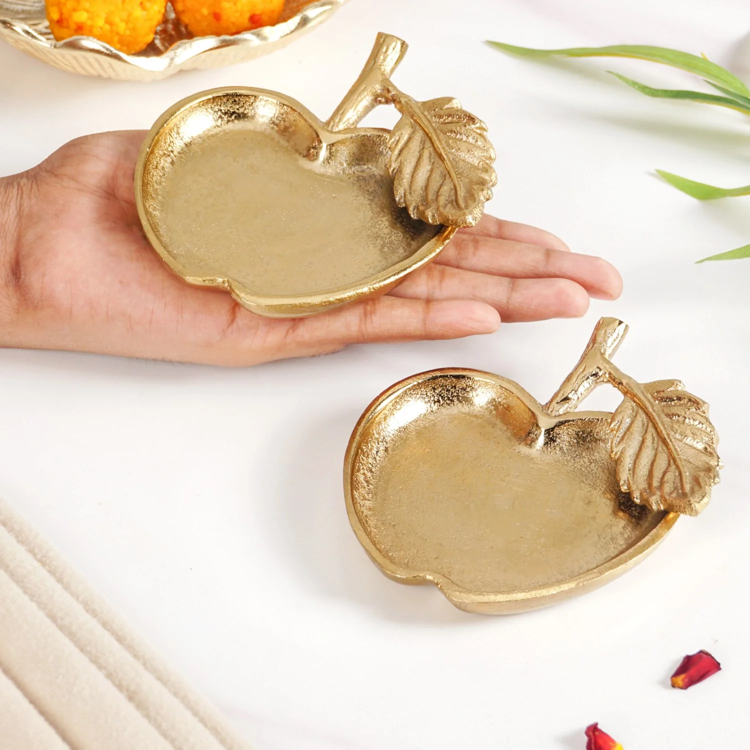 Eden Harvest Shiny Trinket Tray Set Of 2 In Festive Gift Box - Image 3