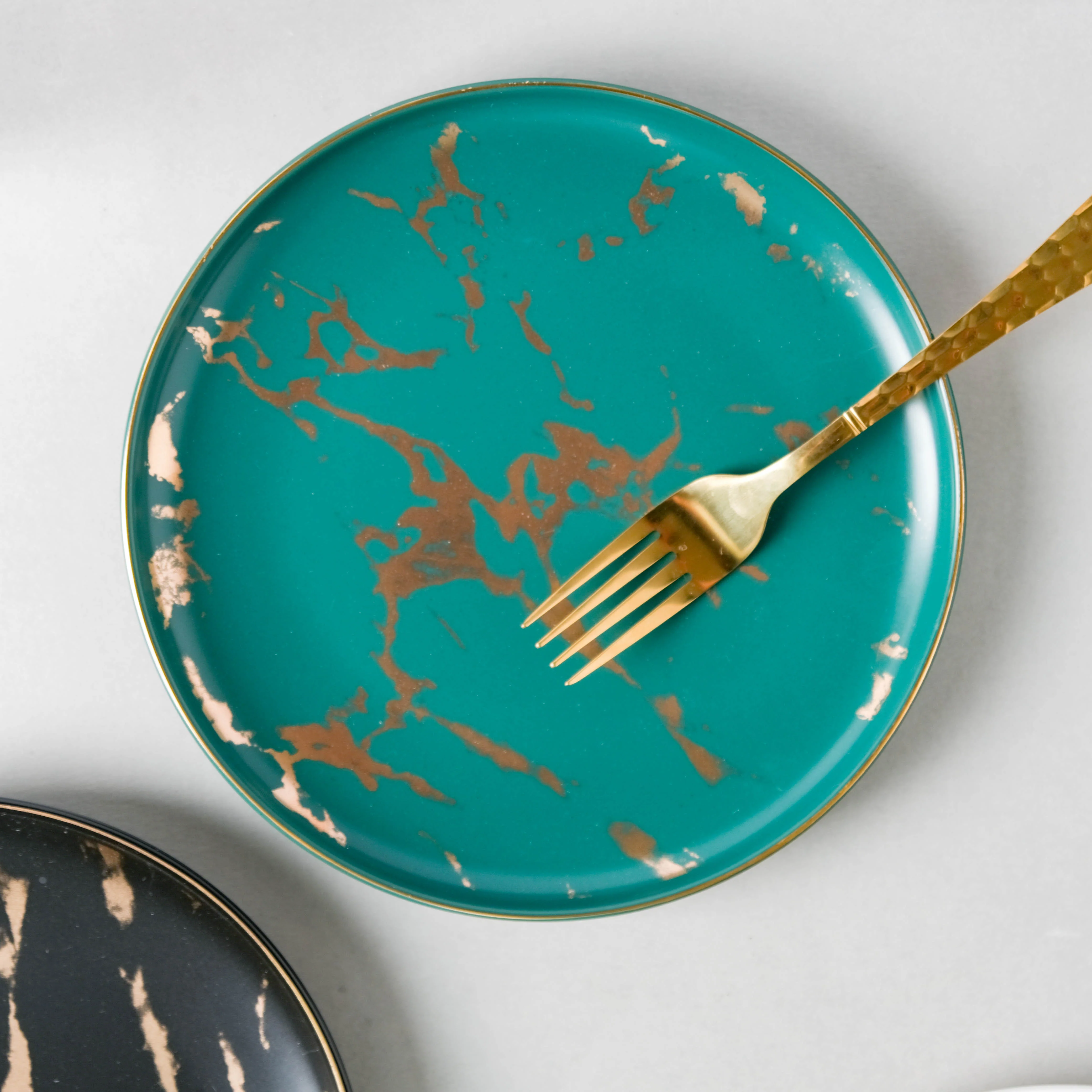 Elegant Snack Serving Plate - Image 8