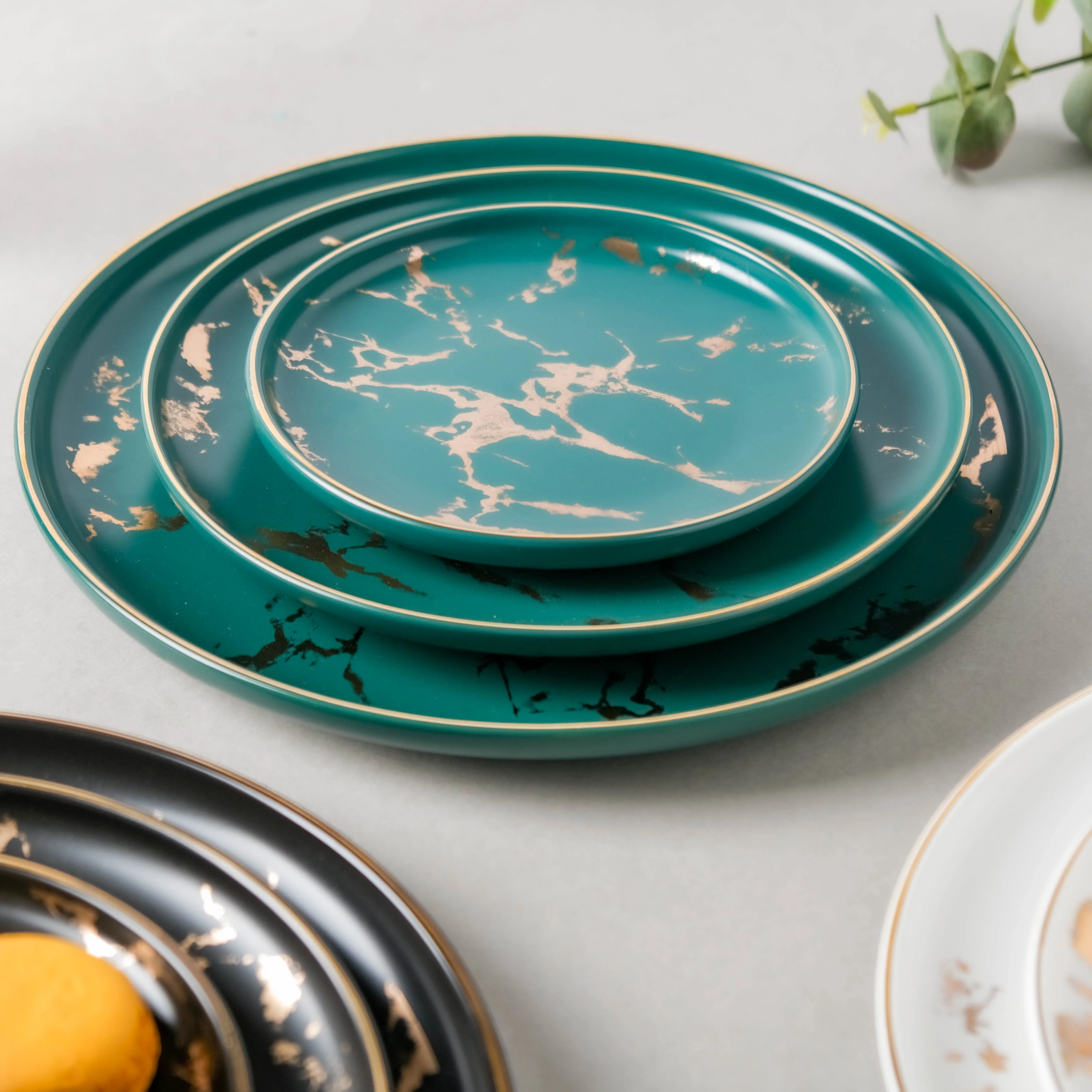 Elegant Snack Serving Plate - Image 9