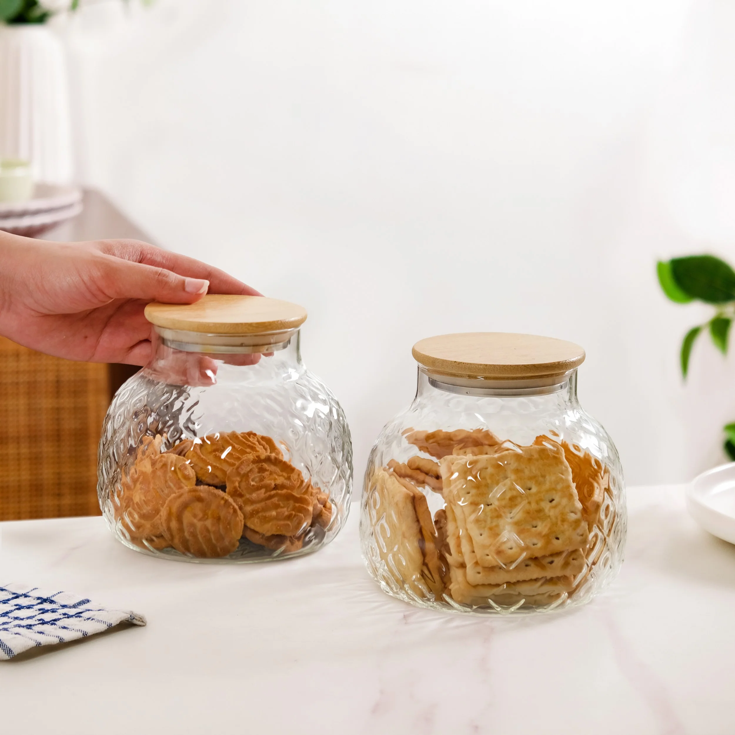 Embossed Glass Jar With Bamboo Lid Set Of 2 1200ml - Image 2