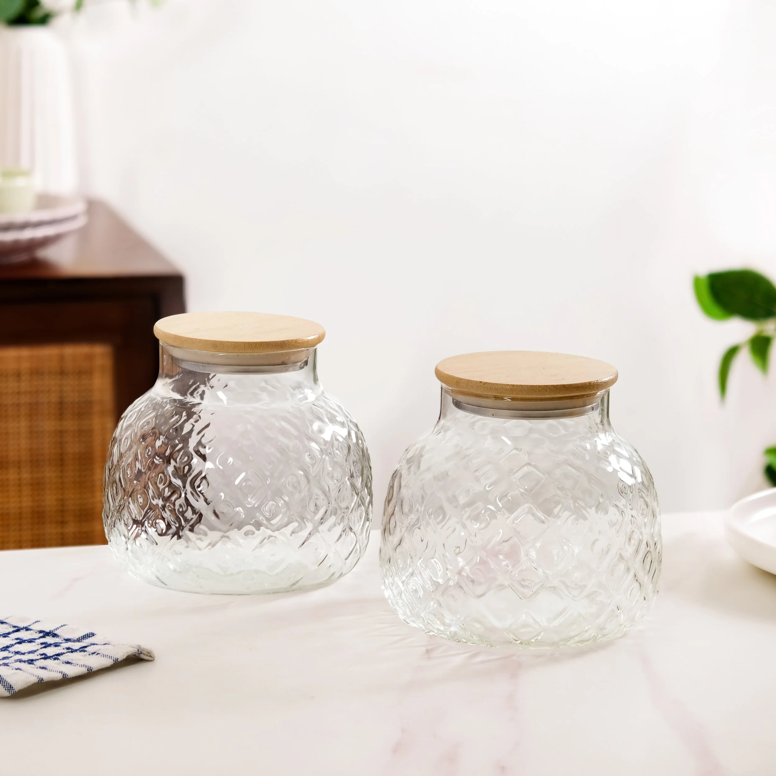 Embossed Glass Jar With Bamboo Lid Set Of 2 1200ml - Image 8