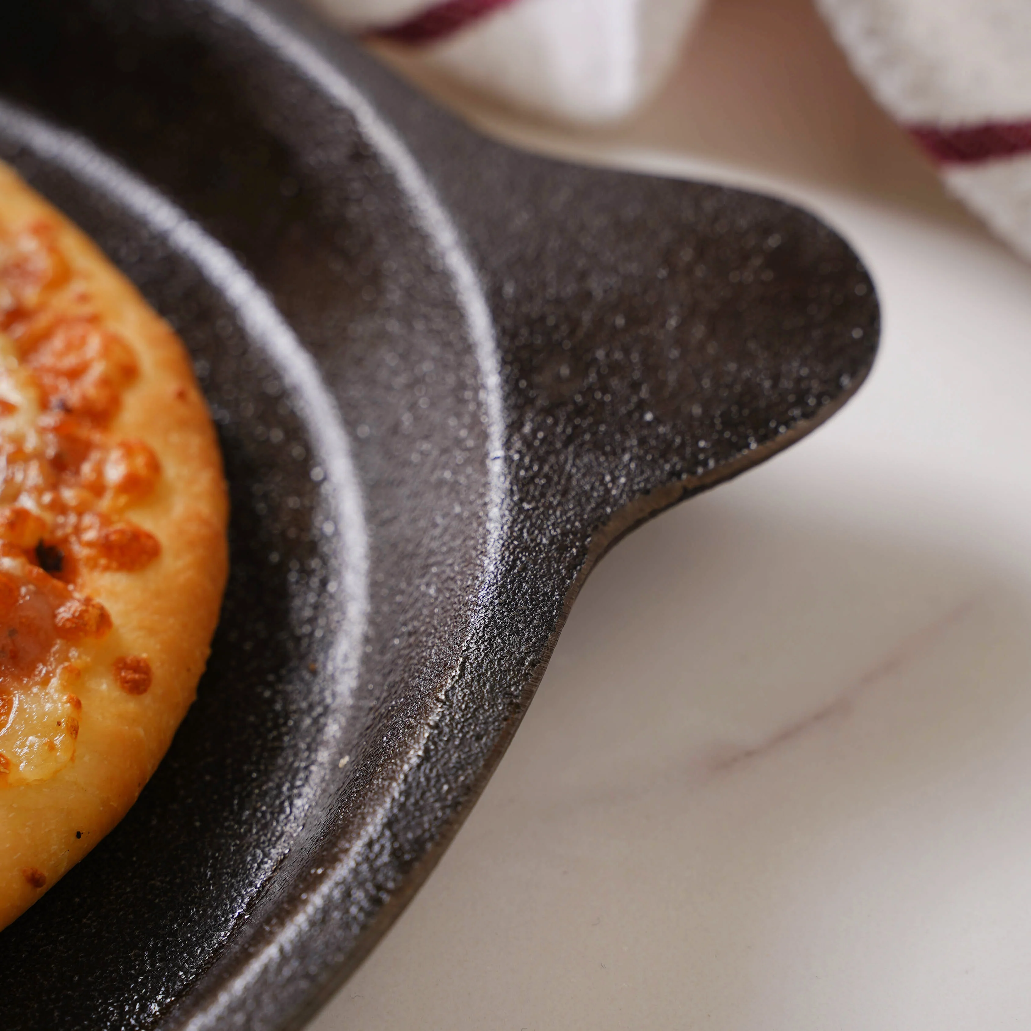 Empress Cast Iron Ultra Smooth Frying Pan 10 Inch - Image 5