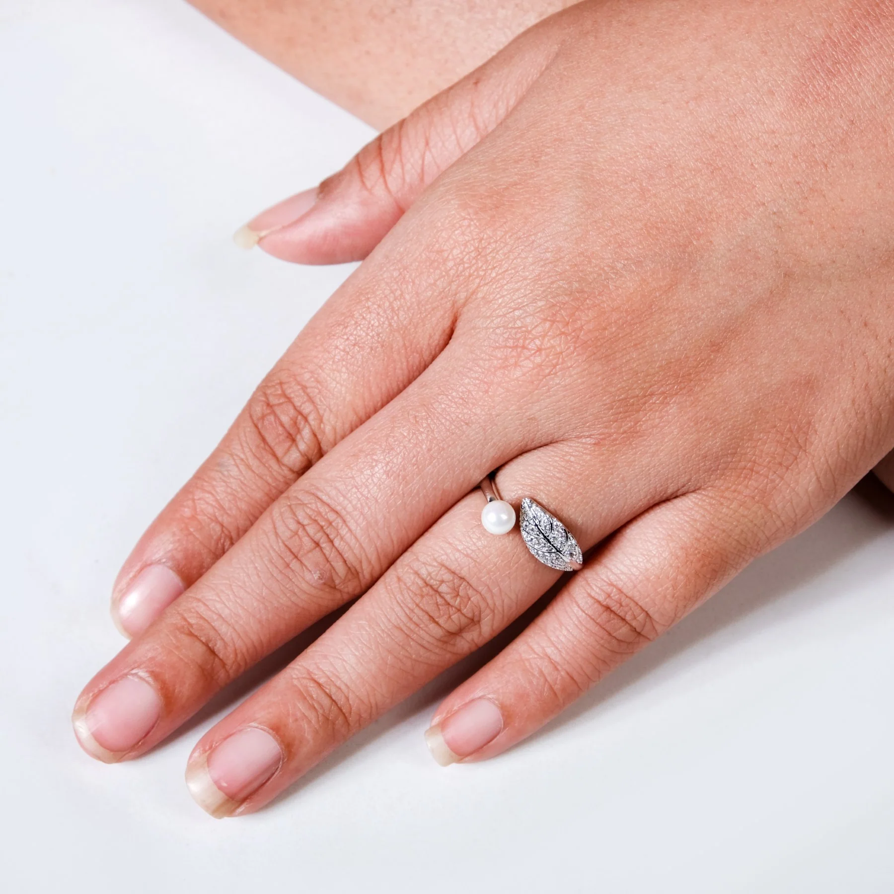 Ethereal Leaf Pearl Silver Ring - Image 2