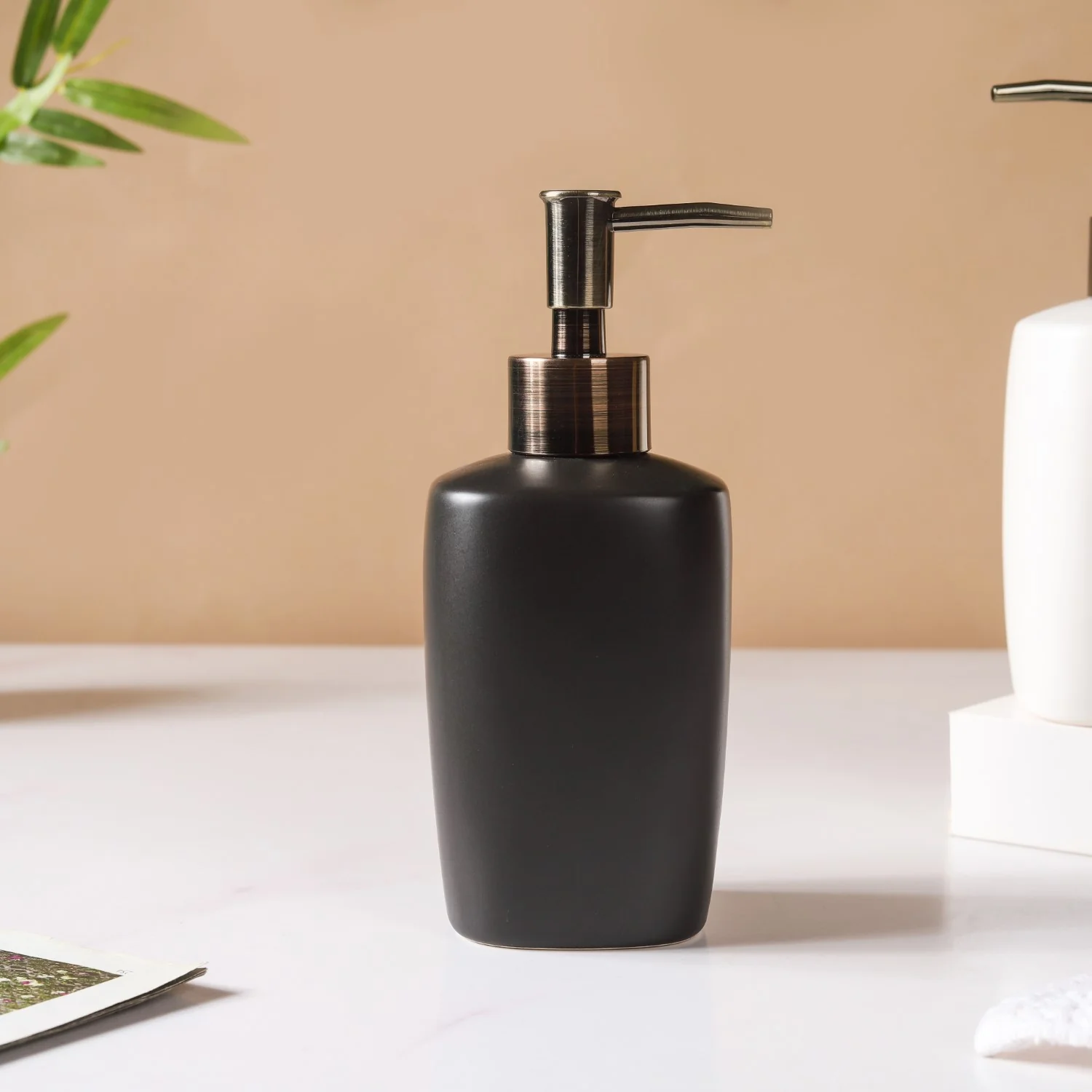Fancy Pump Bottle - Image 4