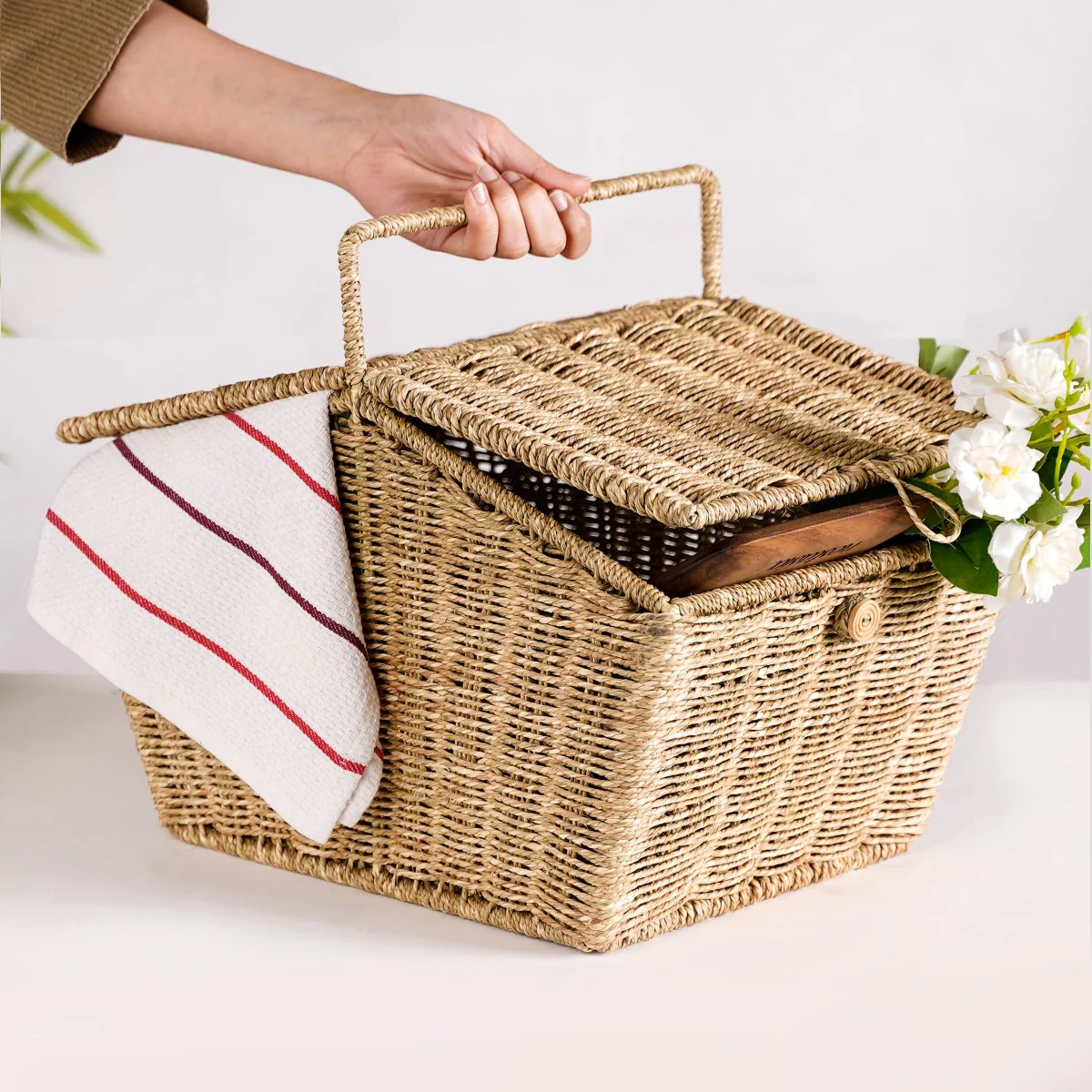 Farmhouse Eco Friendly Picnic Basket - Image 3