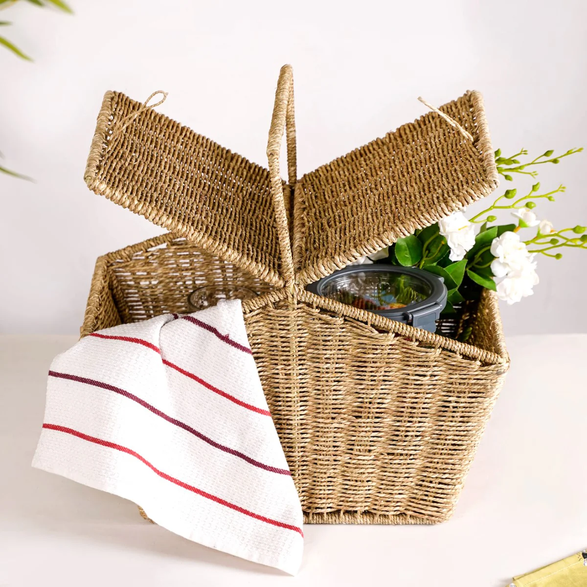 Farmhouse Eco Friendly Picnic Basket - Image 7