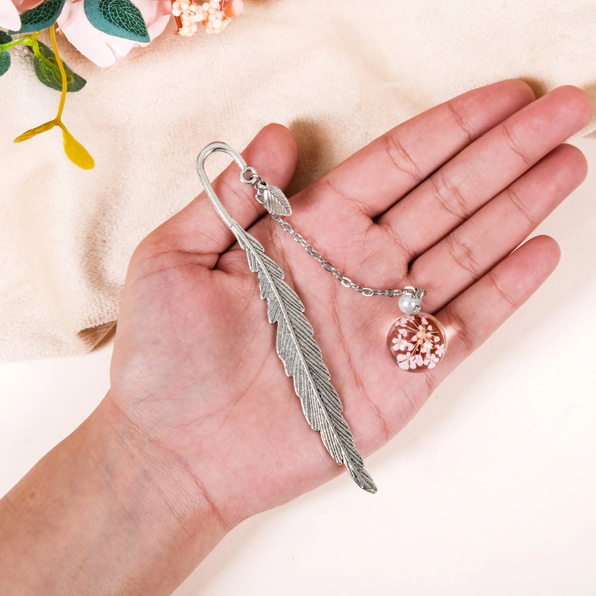 Feather Metal Bookmark With Charms - Image 6
