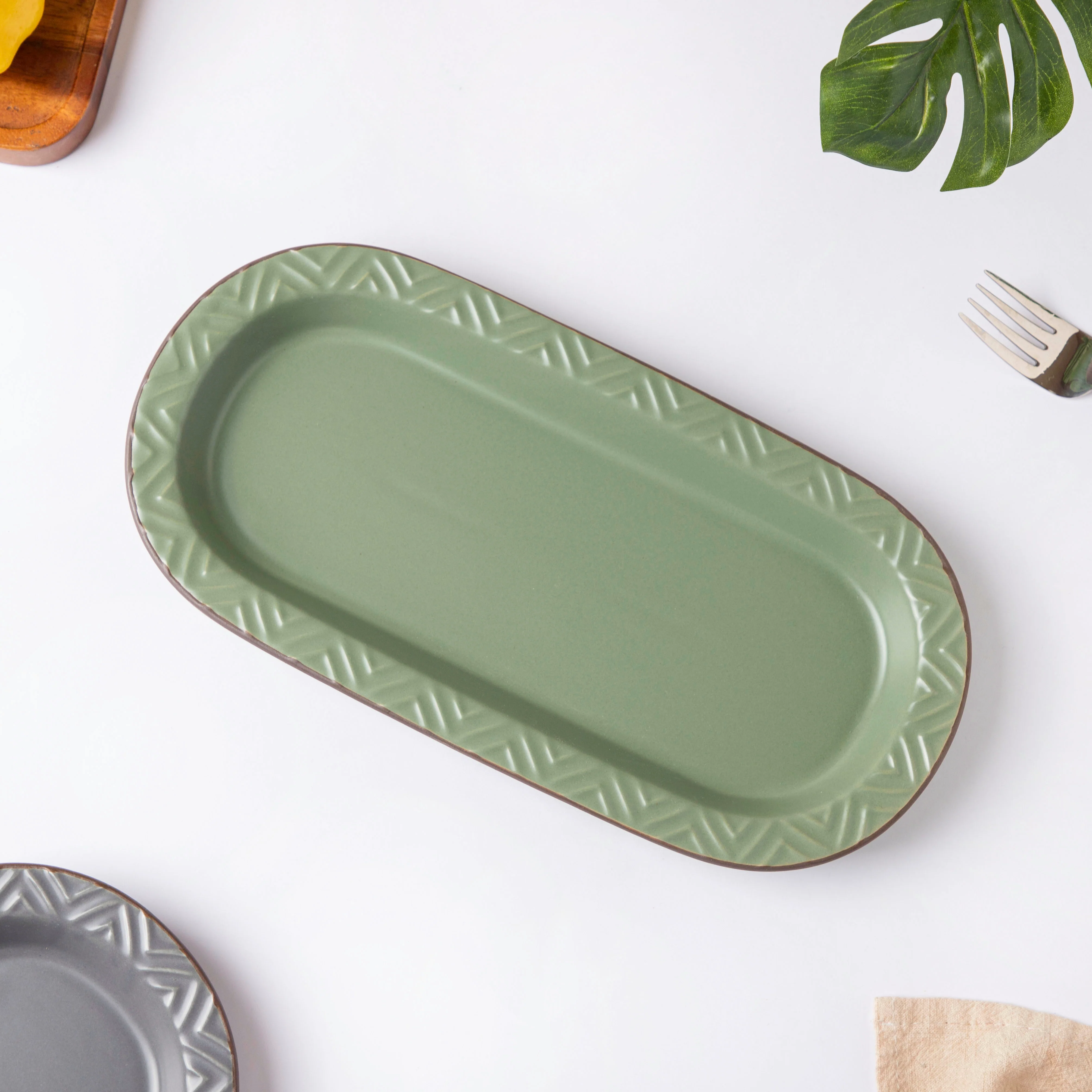 Fern Green Long Plate 12 Inch - Image 3