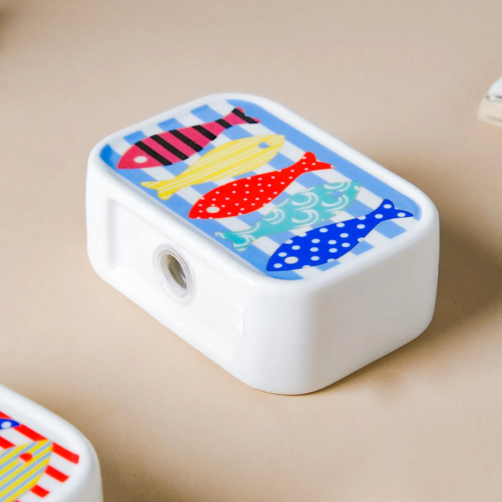 Fish Patterned Ceramic Salt And Pepper Shakers Set - Image 4