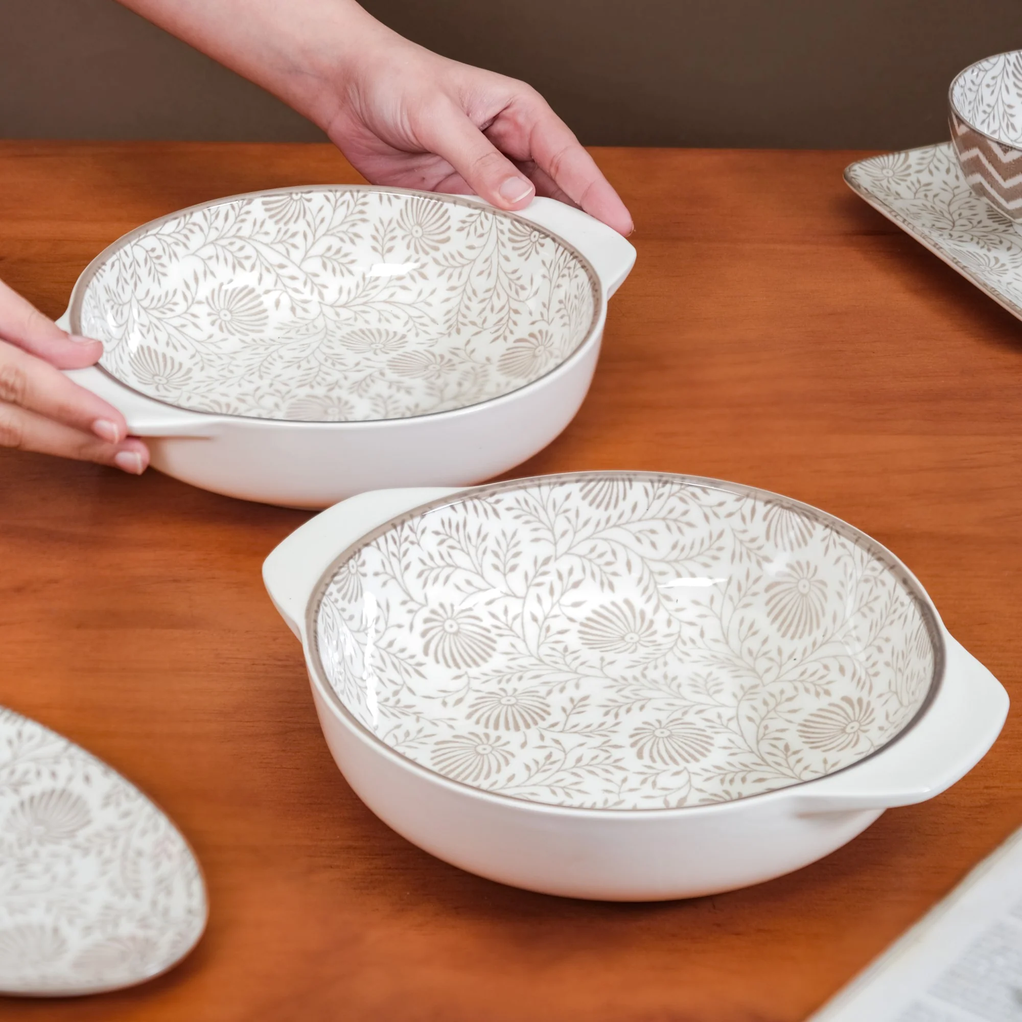 Floral Fiesta Ceramic Bowls With Handles Set Of 2 1000ml - Image 2