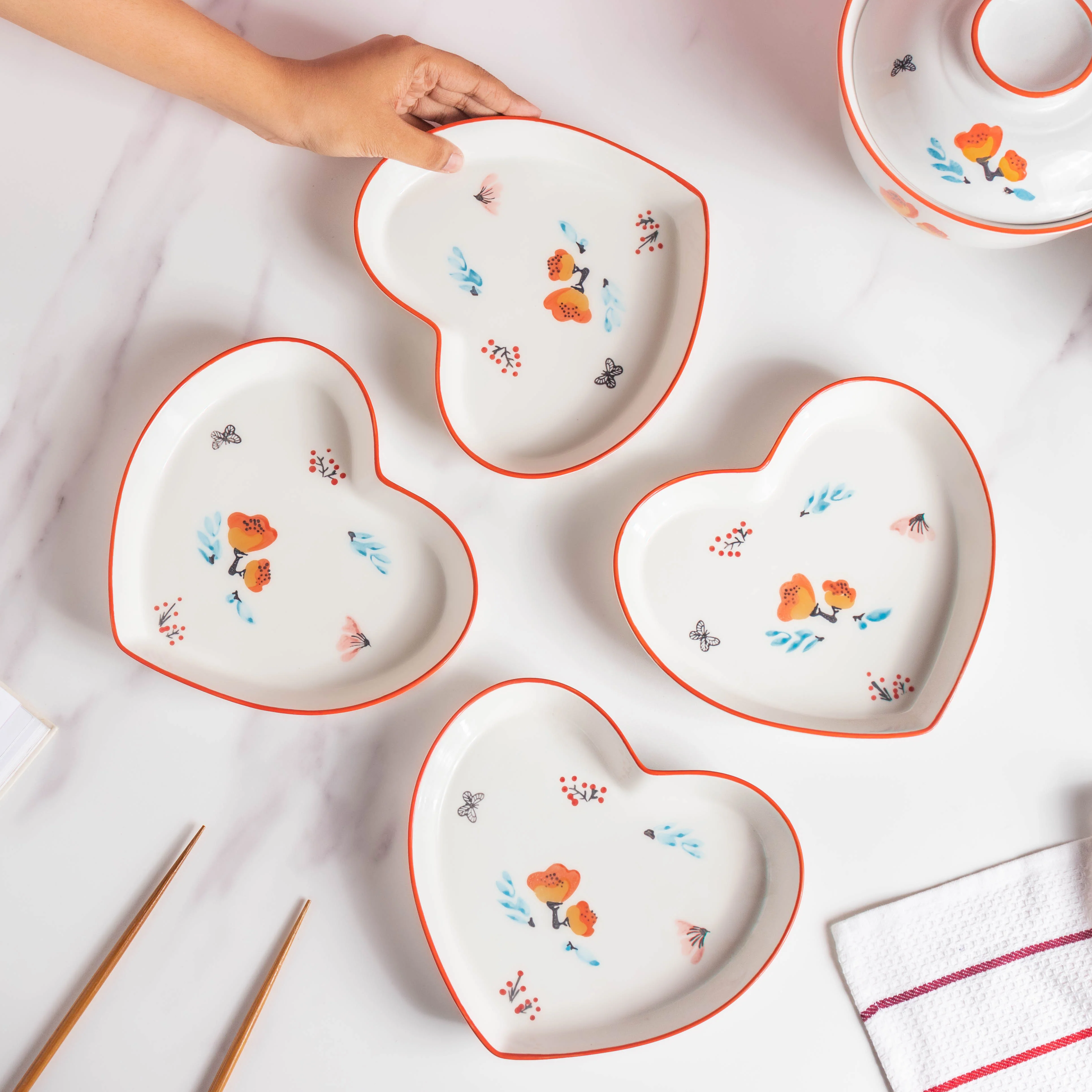 Floral Heart Plates and Pot For 4 - Image 2